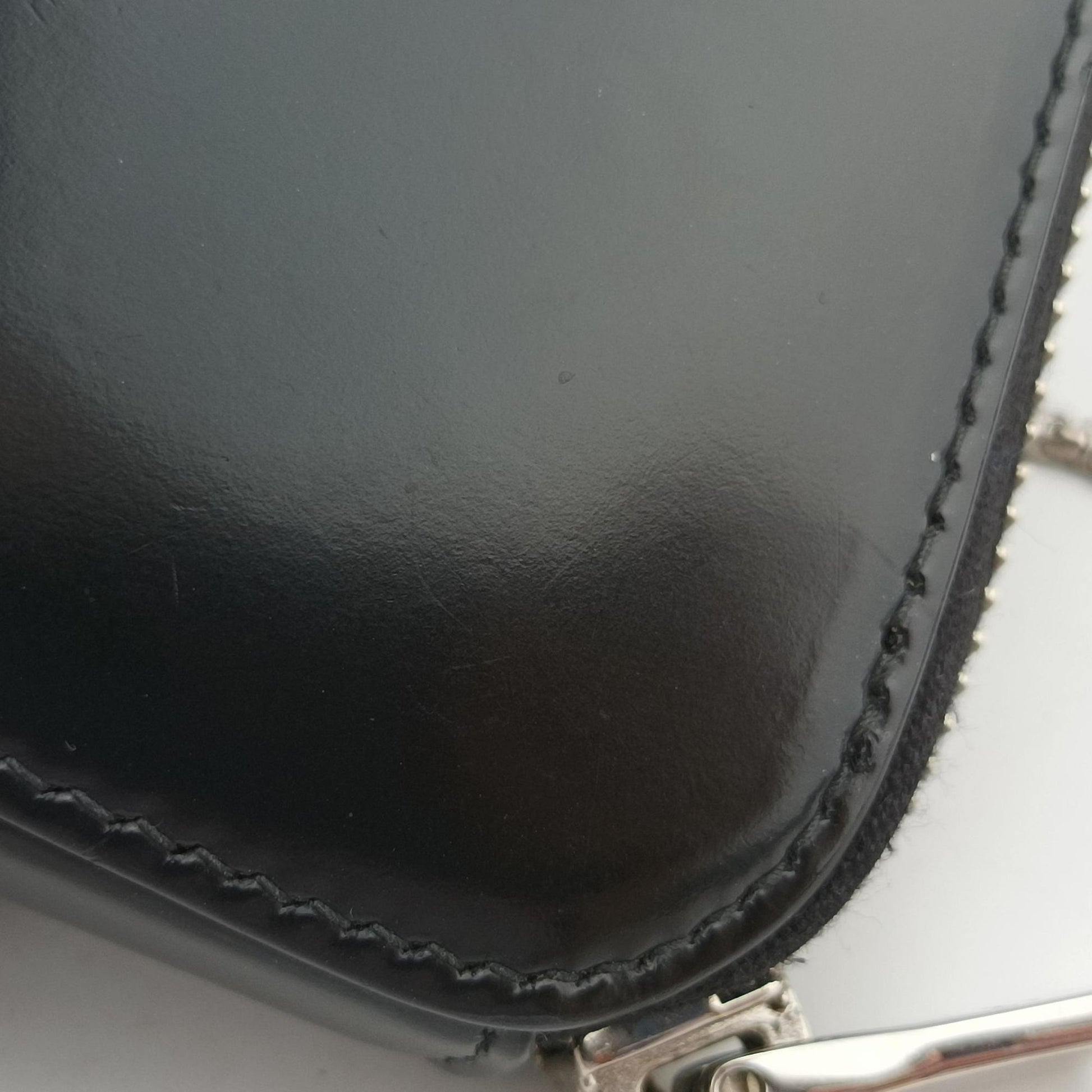 Triangle Chain Pouch Black Leather 230-Aトライアングル チェーン ポーチ ブラック レザー 230-A
