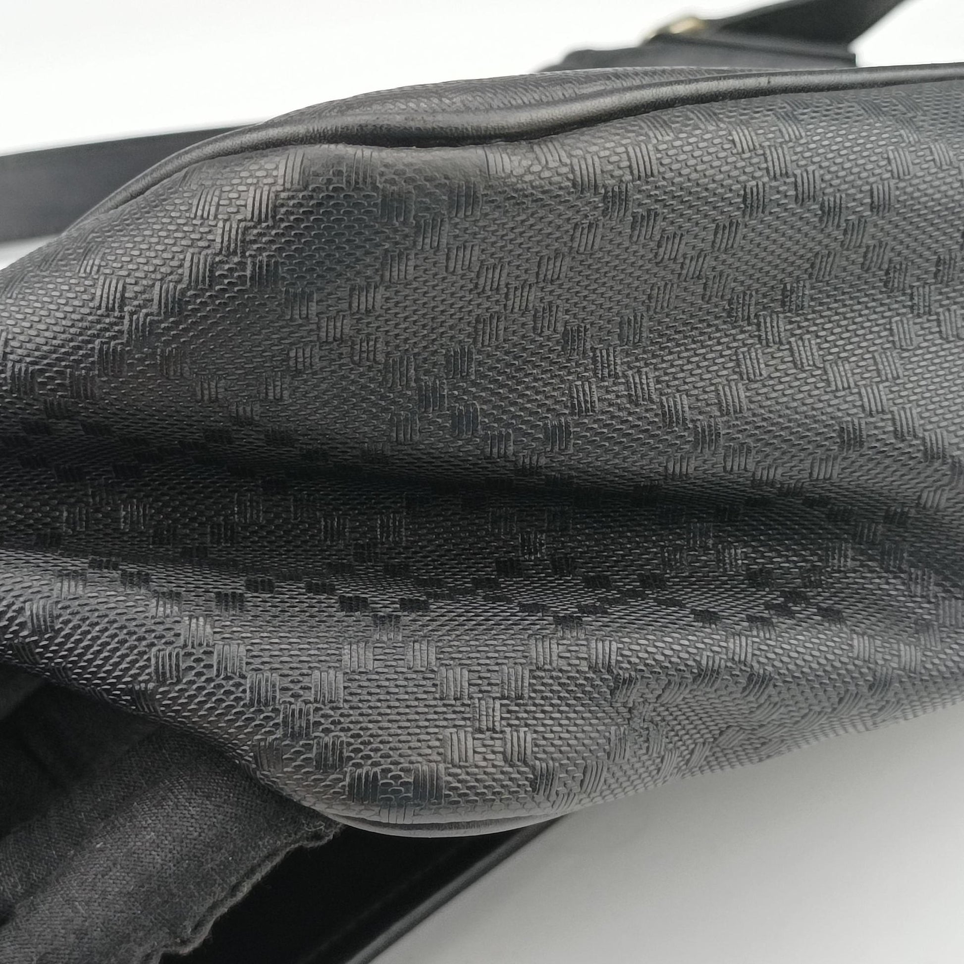 Guccissima Messenger Black Leather 223665 A011389922グッチッシマ メッセンジャー ブラック レザー 223665 A011389922