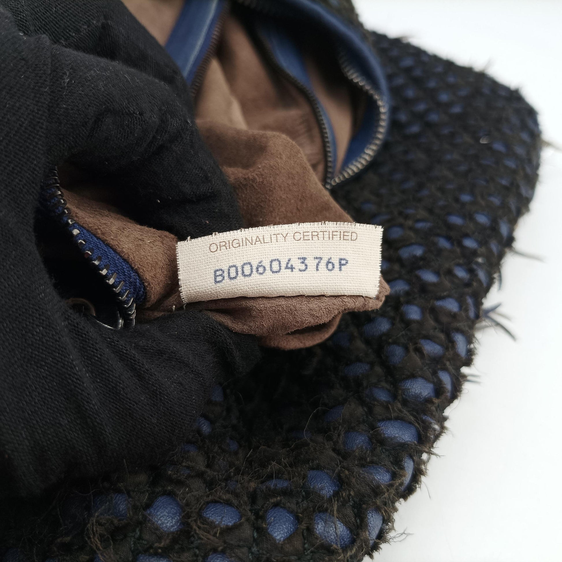 Intrecciato Navy lambskin B00604376Pイントレチャート ネイビー ラムスキン B00604376P
