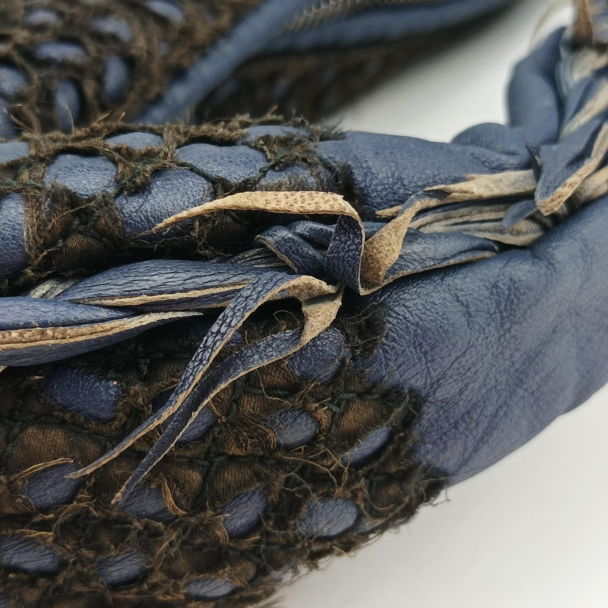 Intrecciato Navy lambskin B00604376Pイントレチャート ネイビー ラムスキン B00604376P