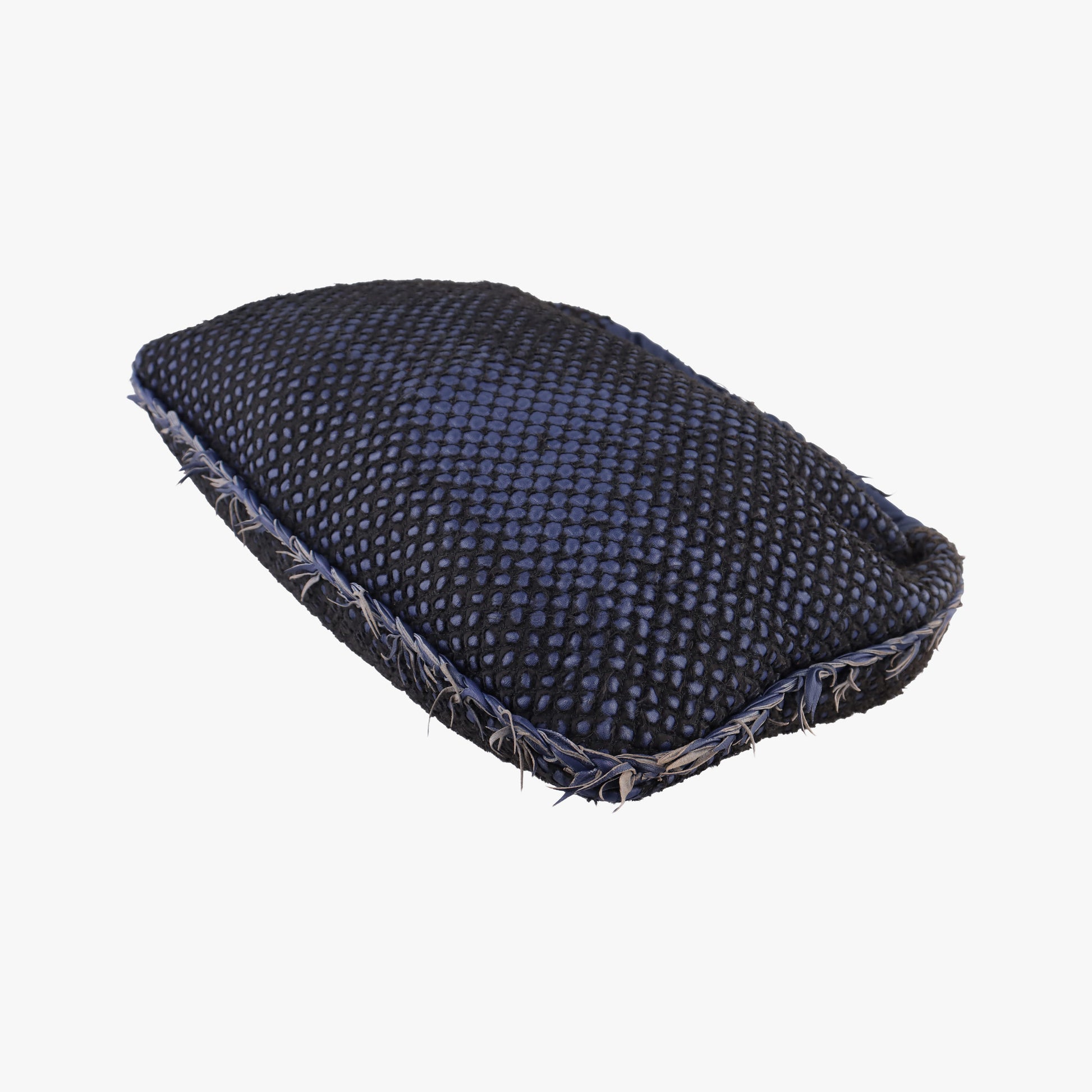Intrecciato Navy lambskin B00604376Pイントレチャート ネイビー ラムスキン B00604376P