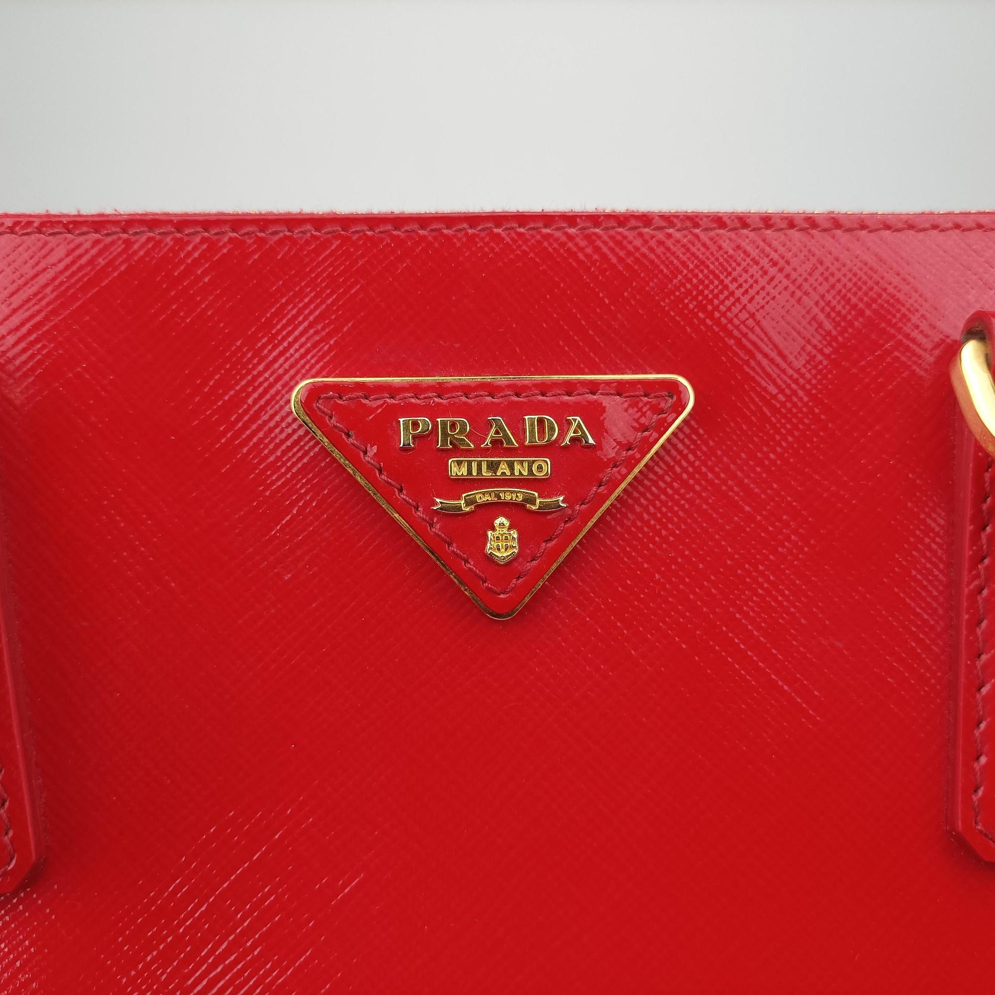 Galleria Red SAFFIANO Patent BN1801 110ガレリア レッド サフィアーノ パテント BN1801 110