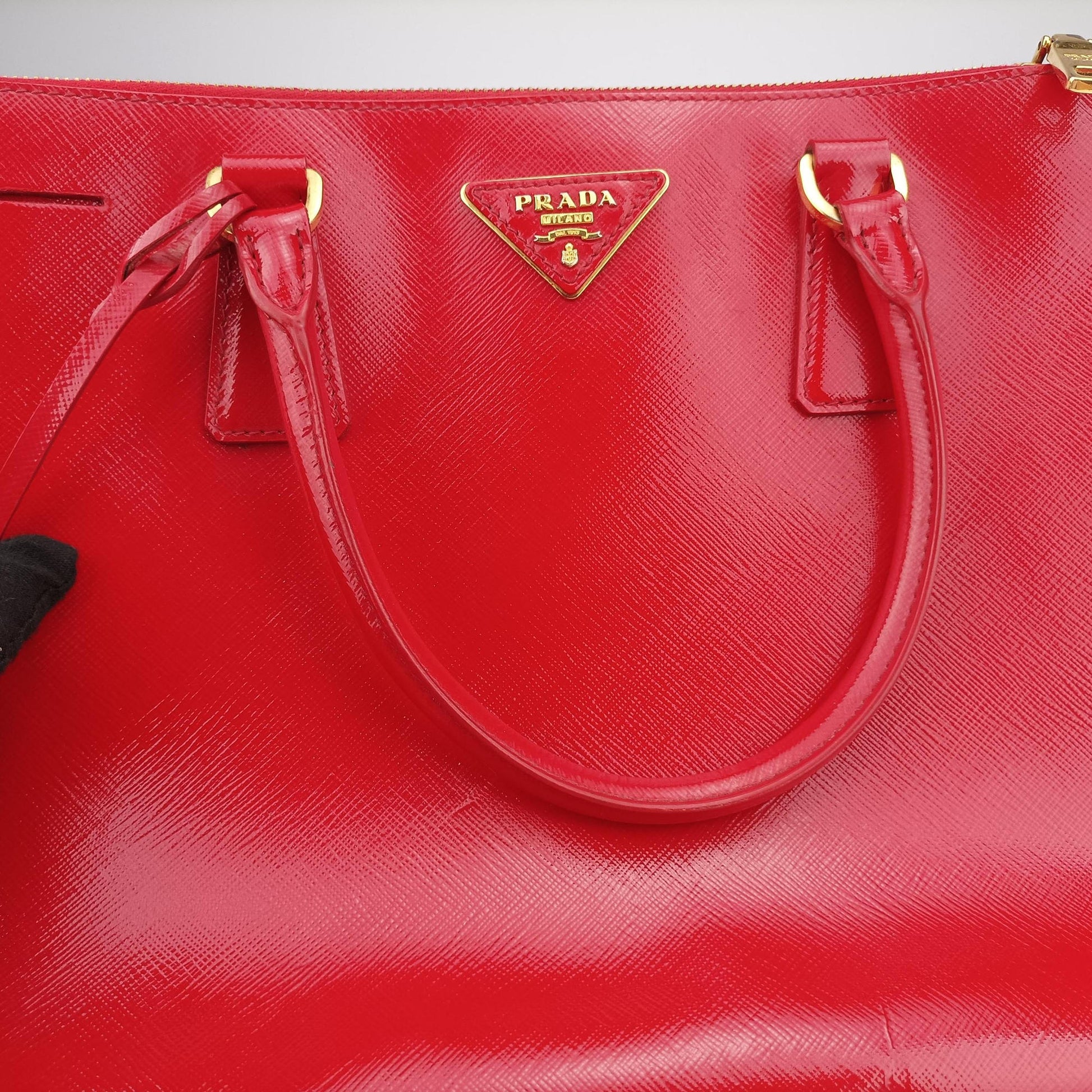 Galleria Red SAFFIANO Patent BN1801 110ガレリア レッド サフィアーノ パテント BN1801 110