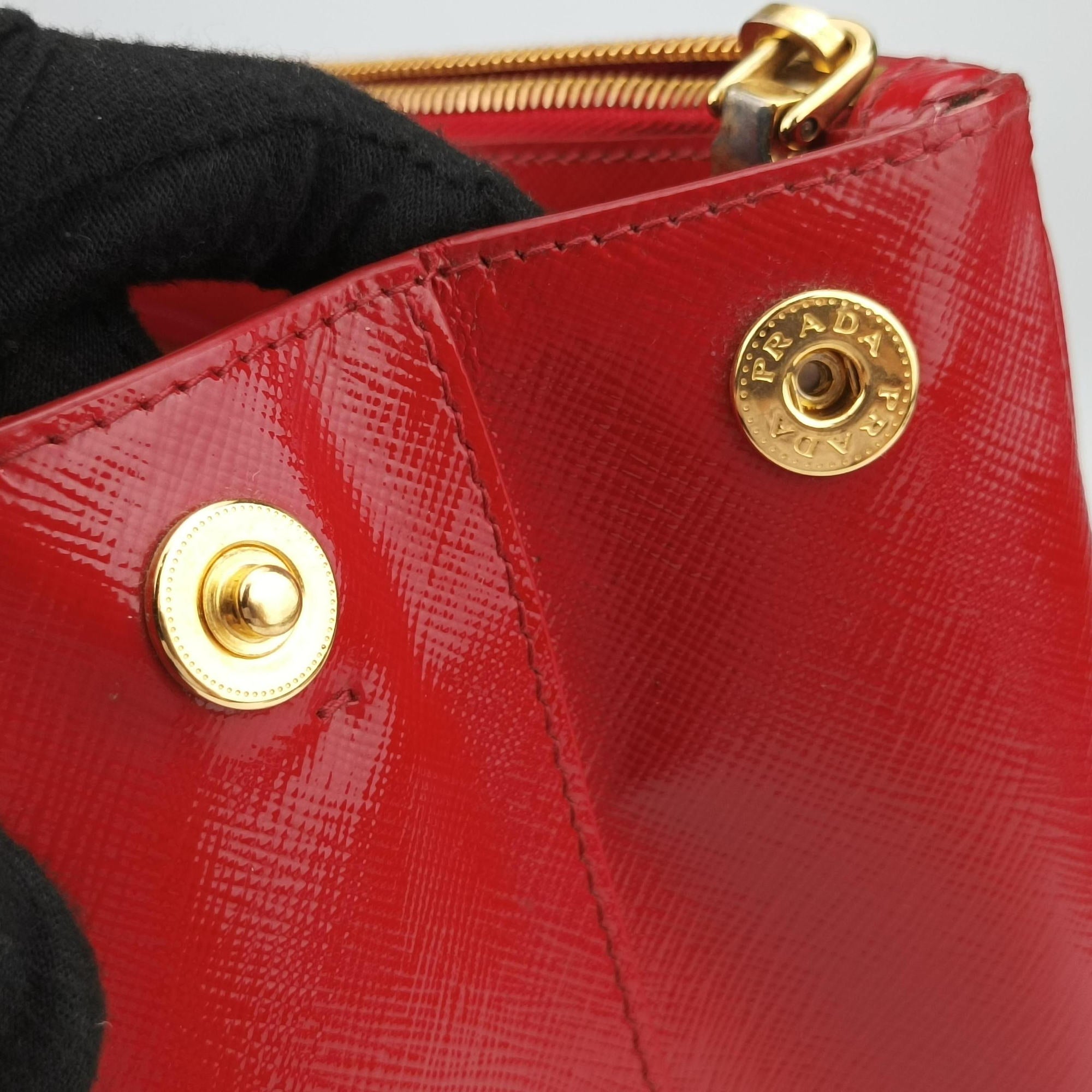 Galleria Red SAFFIANO Patent BN1801 110ガレリア レッド サフィアーノ パテント BN1801 110