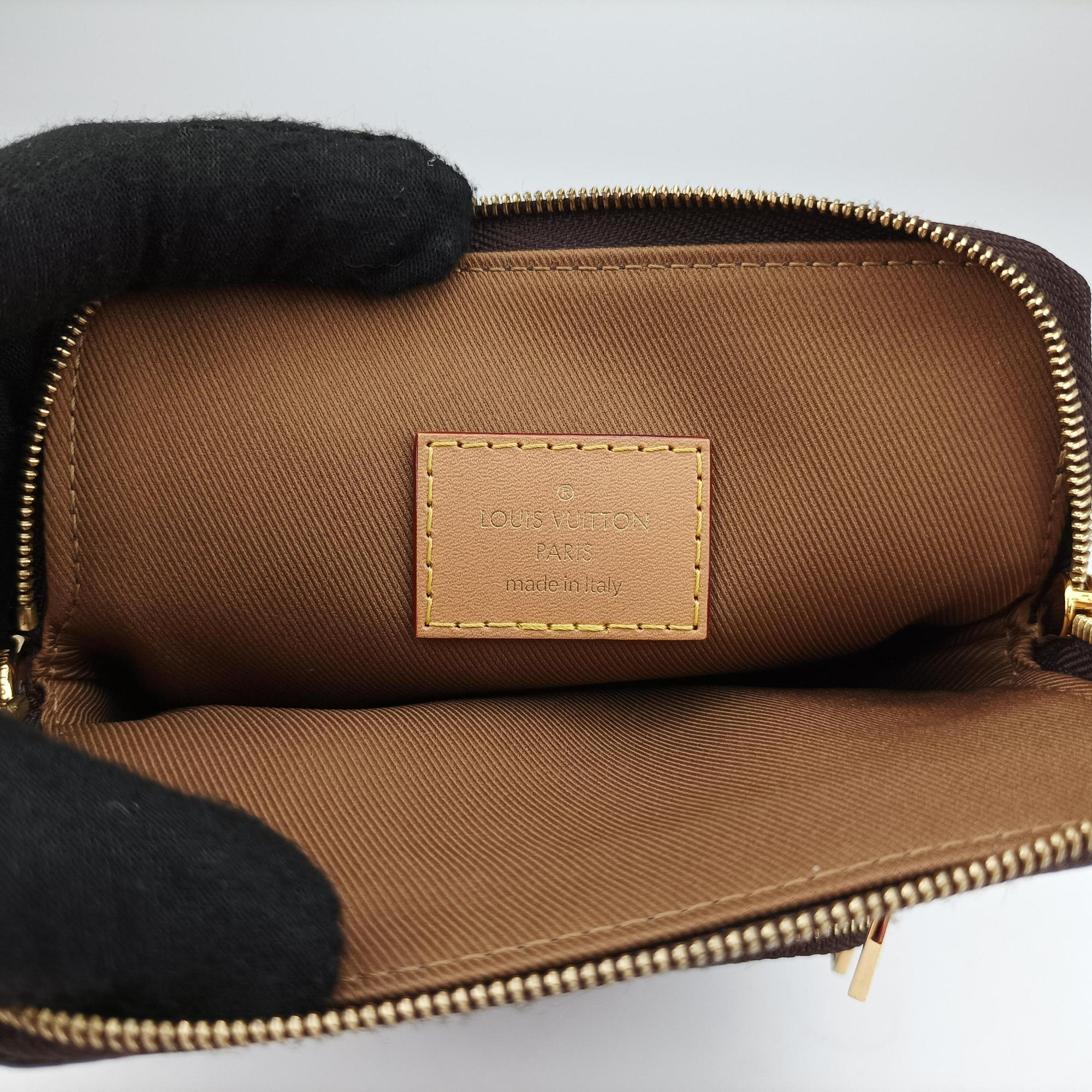 Utility Phone Sleeve Brown Monogram Canvas M80746 IC Chipユーティリティ モノグラム/ブラウン モノグラムキャンバス M80746 ICチップ