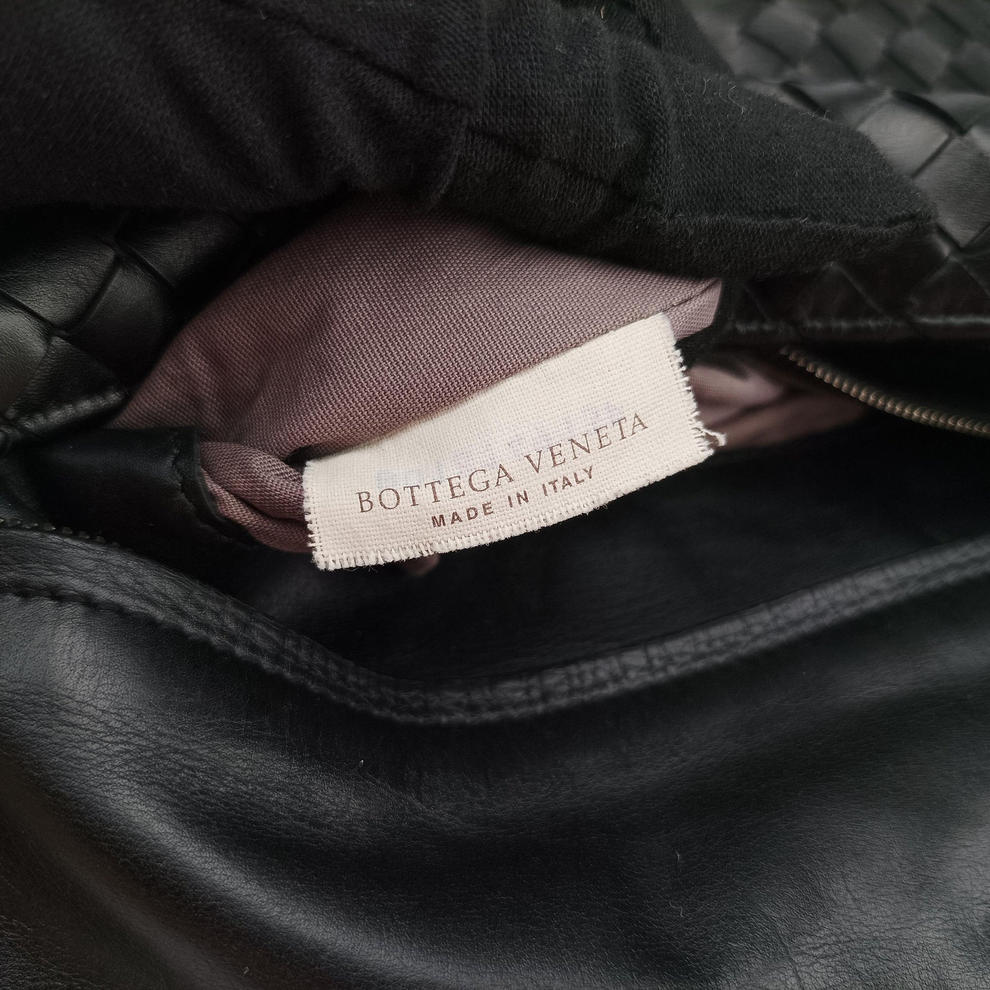 Intrecciato Black lambskin B01814913Pイントレチャート ブラック ラムスキン B01814913P