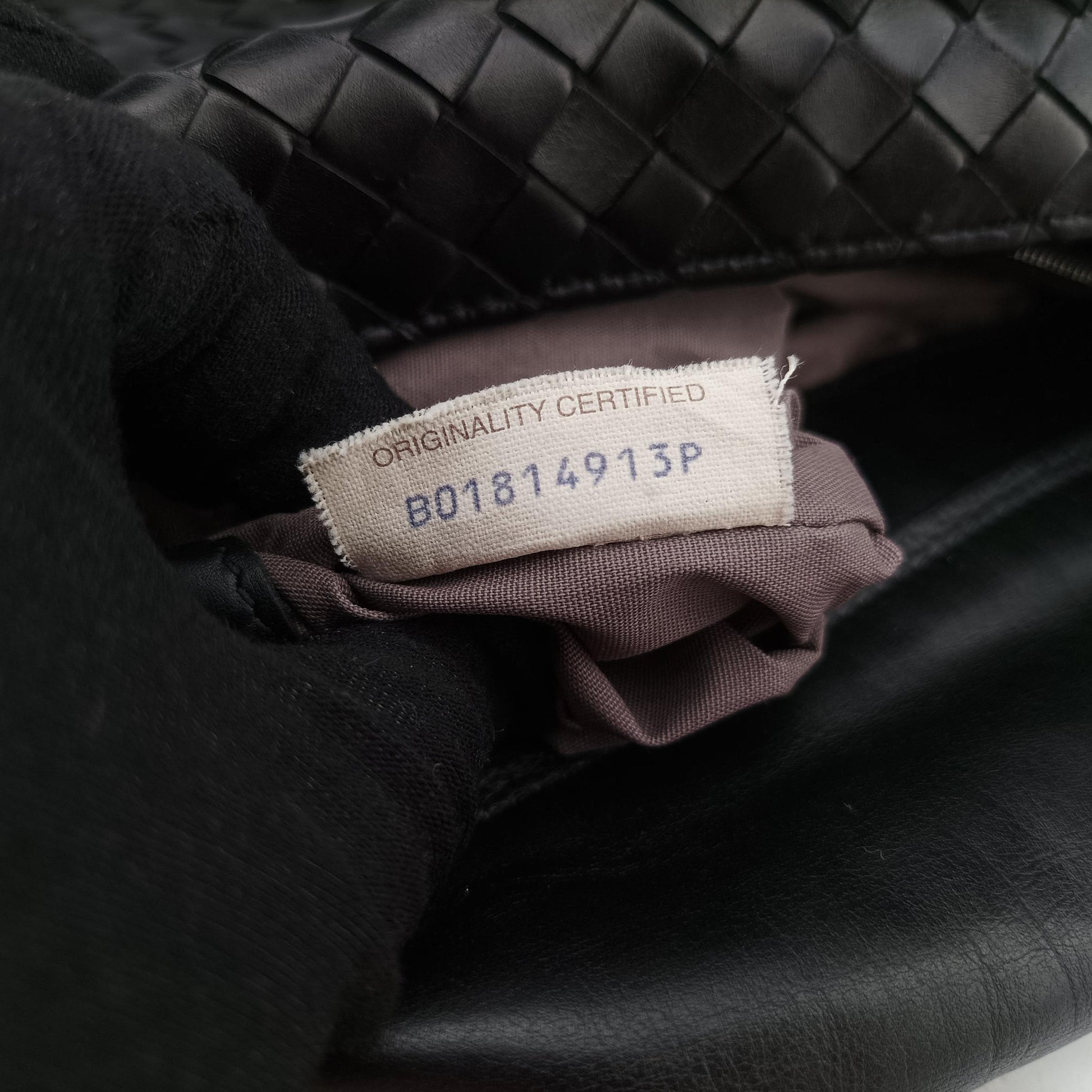 Intrecciato Black lambskin B01814913Pイントレチャート ブラック ラムスキン B01814913P