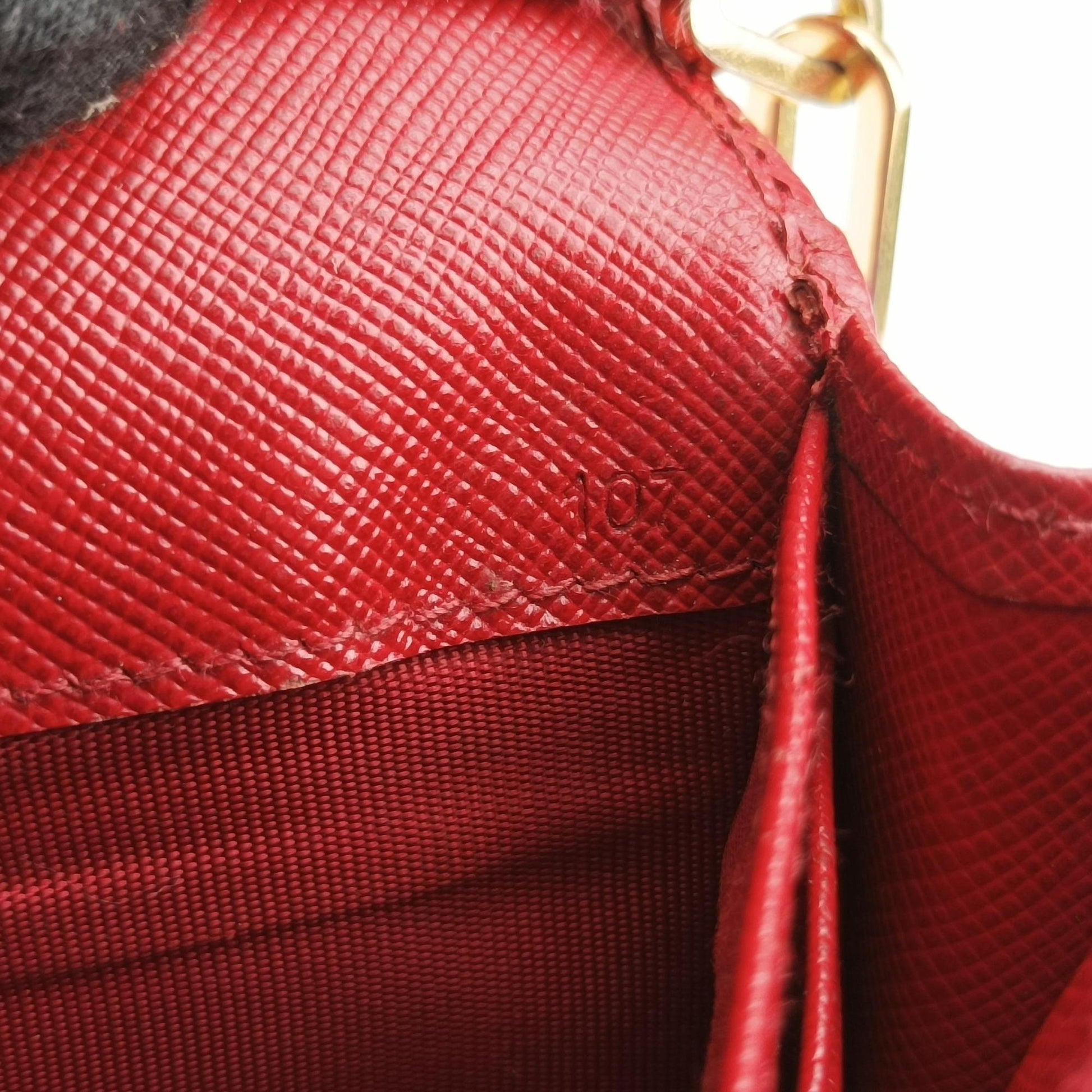 Metal Wallet on Chain Cornflower Clutch Red Saffiano Leather 1MT290 107メタル ウォレット オン チェーン コーンフラワー クラッチ レッド サフィアーノレザー 1MT290 107