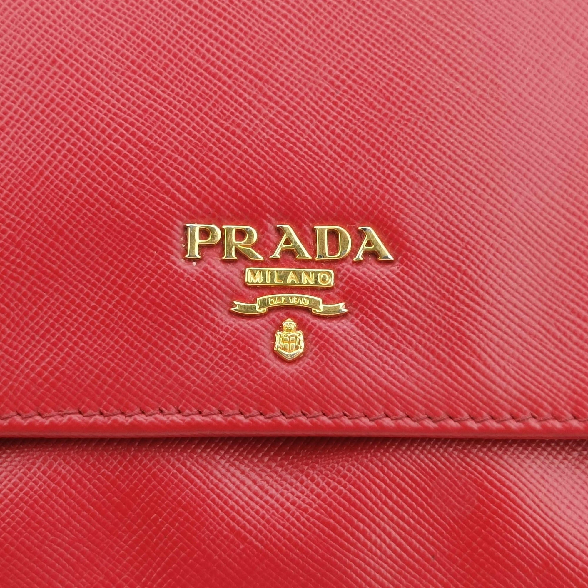 Metal Wallet on Chain Cornflower Clutch Red Saffiano Leather 1MT290 107メタル ウォレット オン チェーン コーンフラワー クラッチ レッド サフィアーノレザー 1MT290 107