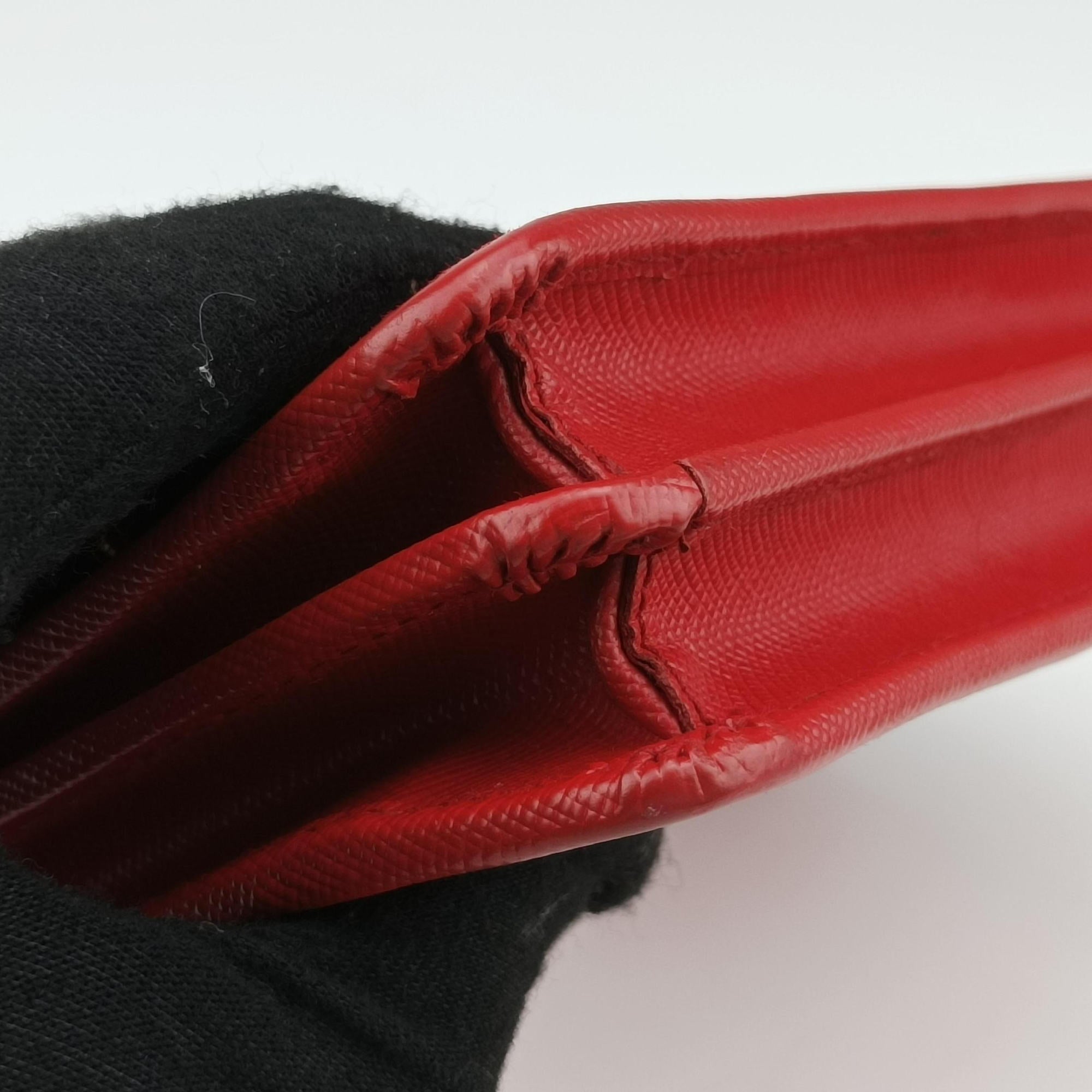 Metal Wallet on Chain Cornflower Clutch Red Saffiano Leather 1MT290 107メタル ウォレット オン チェーン コーンフラワー クラッチ レッド サフィアーノレザー 1MT290 107