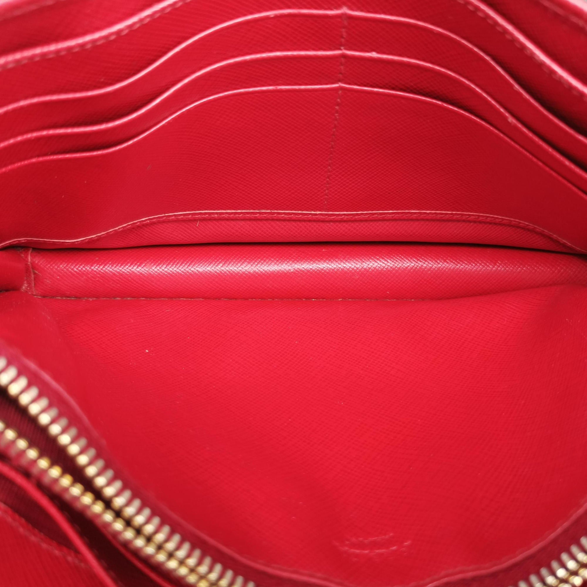 Metal Wallet on Chain Cornflower Clutch Red Saffiano Leather 1MT290 107メタル ウォレット オン チェーン コーンフラワー クラッチ レッド サフィアーノレザー 1MT290 107