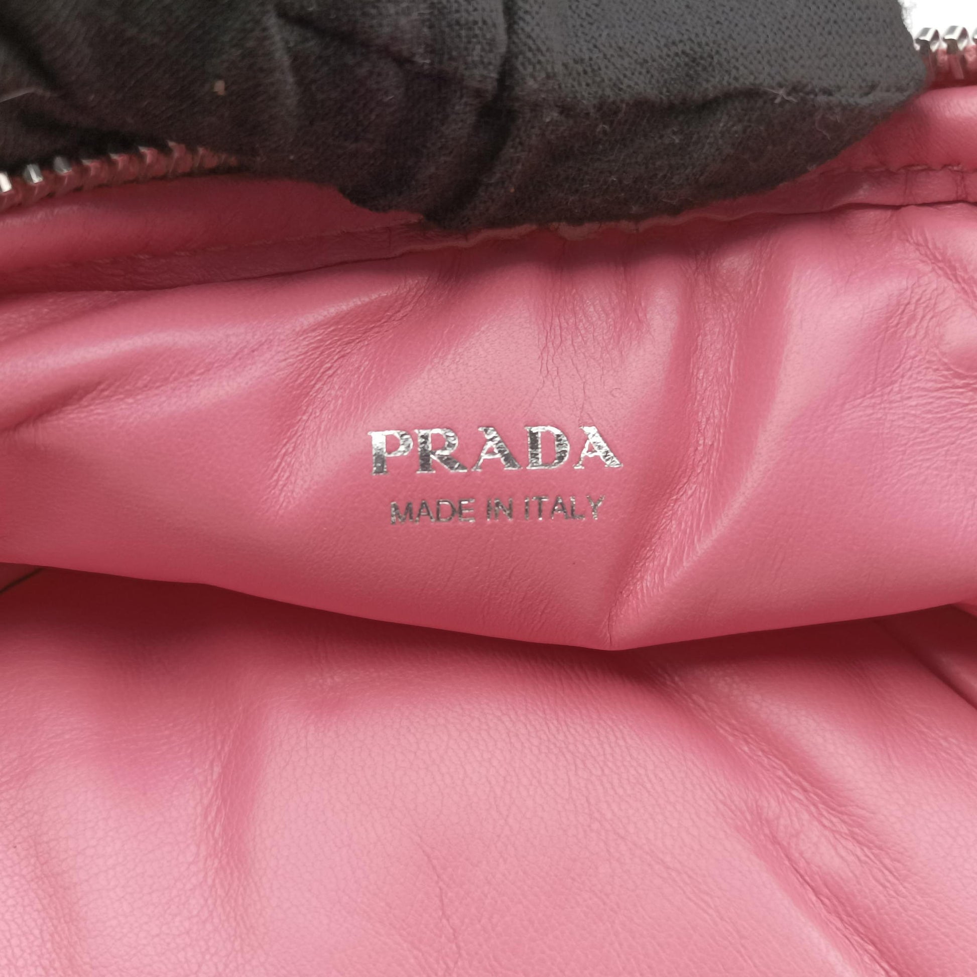 Triangle mini Pink Leather 1NR015 62トライアングル ミニ ピンク レザー 1NR015 62