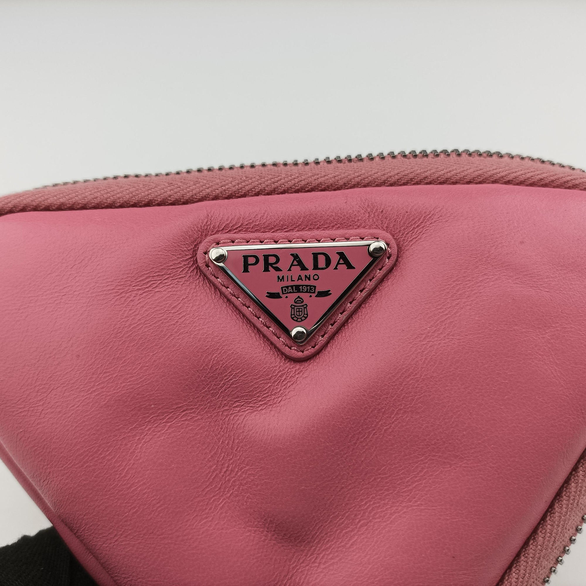 Triangle mini Pink Leather 1NR015 62トライアングル ミニ ピンク レザー 1NR015 62