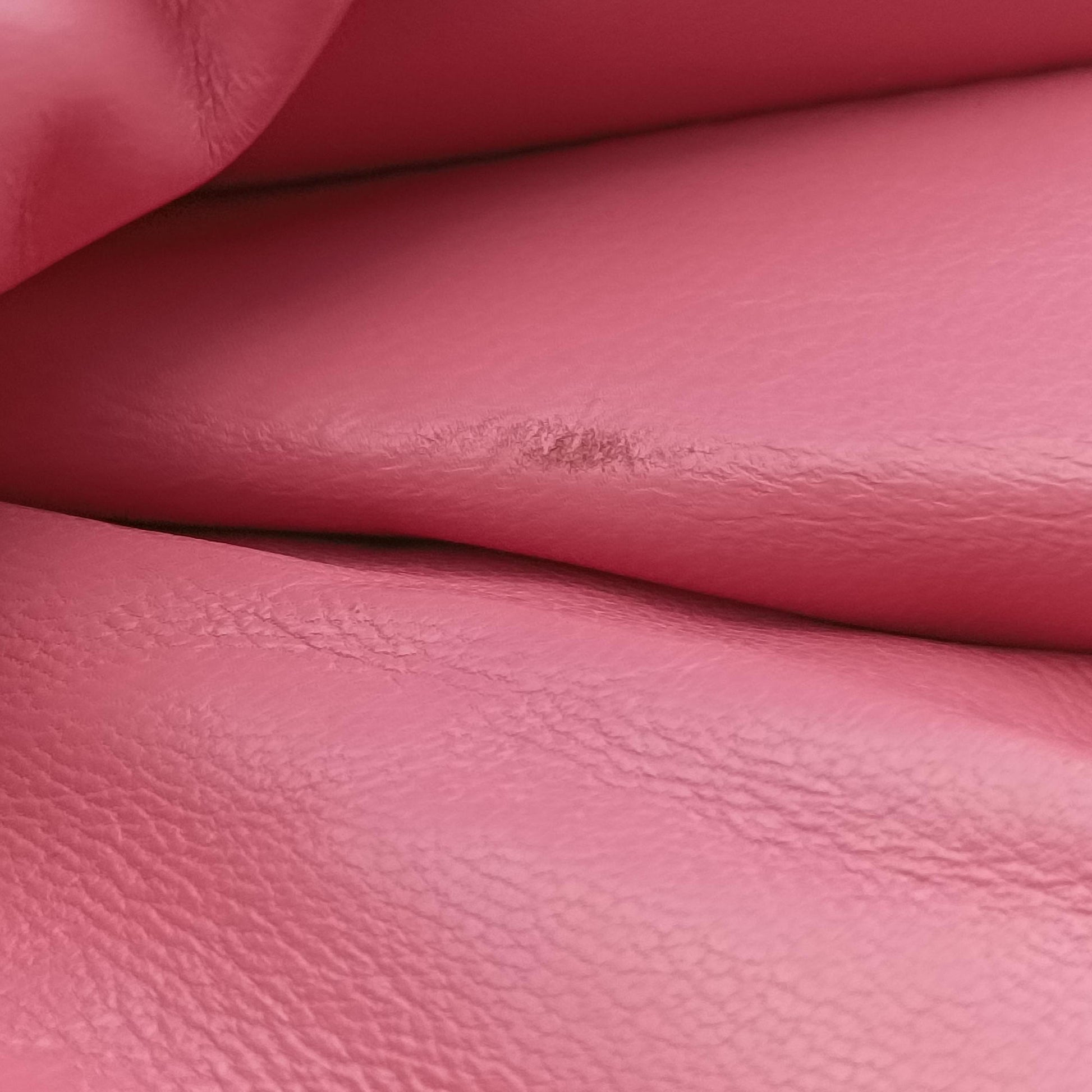 Triangle mini Pink Leather 1NR015 62トライアングル ミニ ピンク レザー 1NR015 62