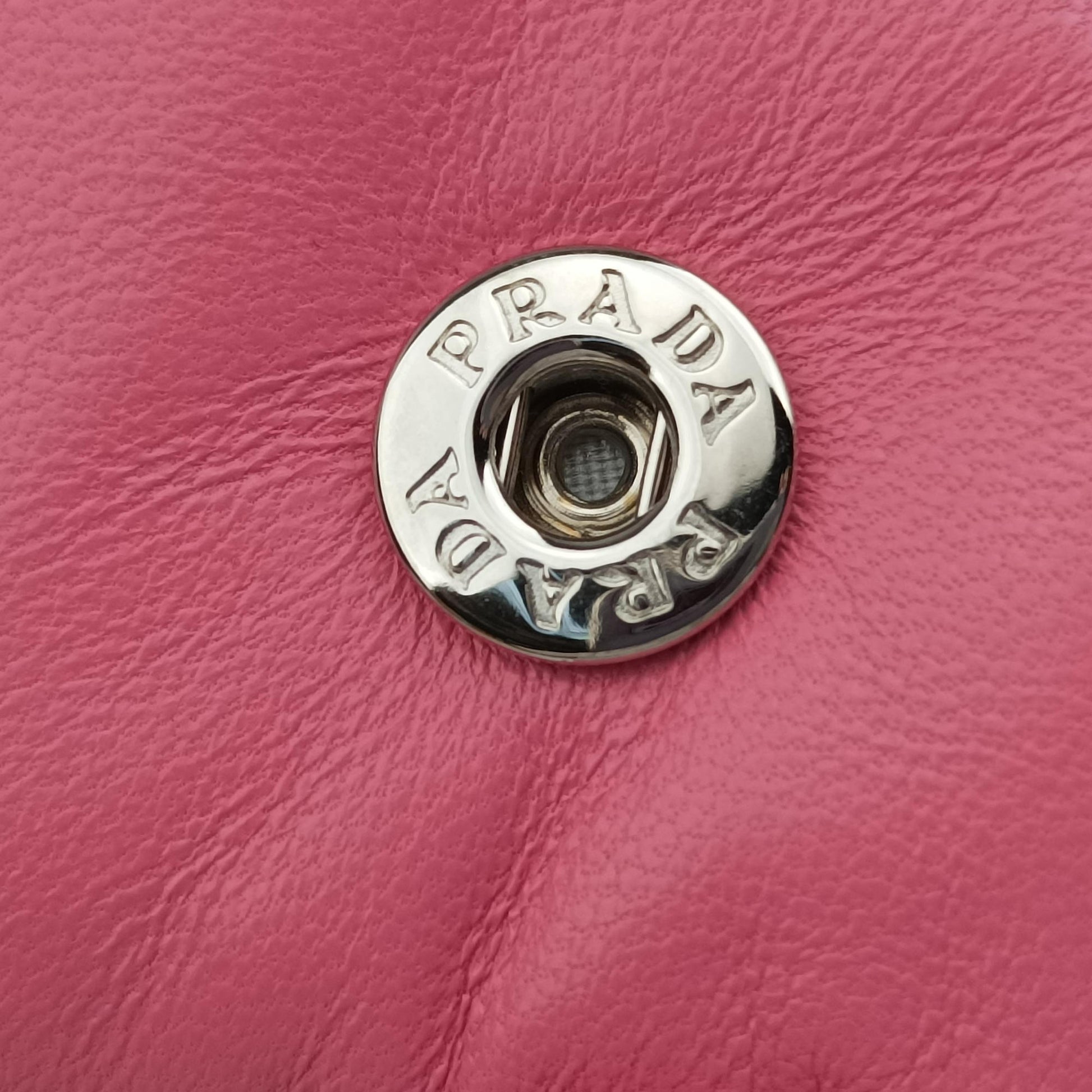Triangle mini Pink Leather 1NR015 62トライアングル ミニ ピンク レザー 1NR015 62