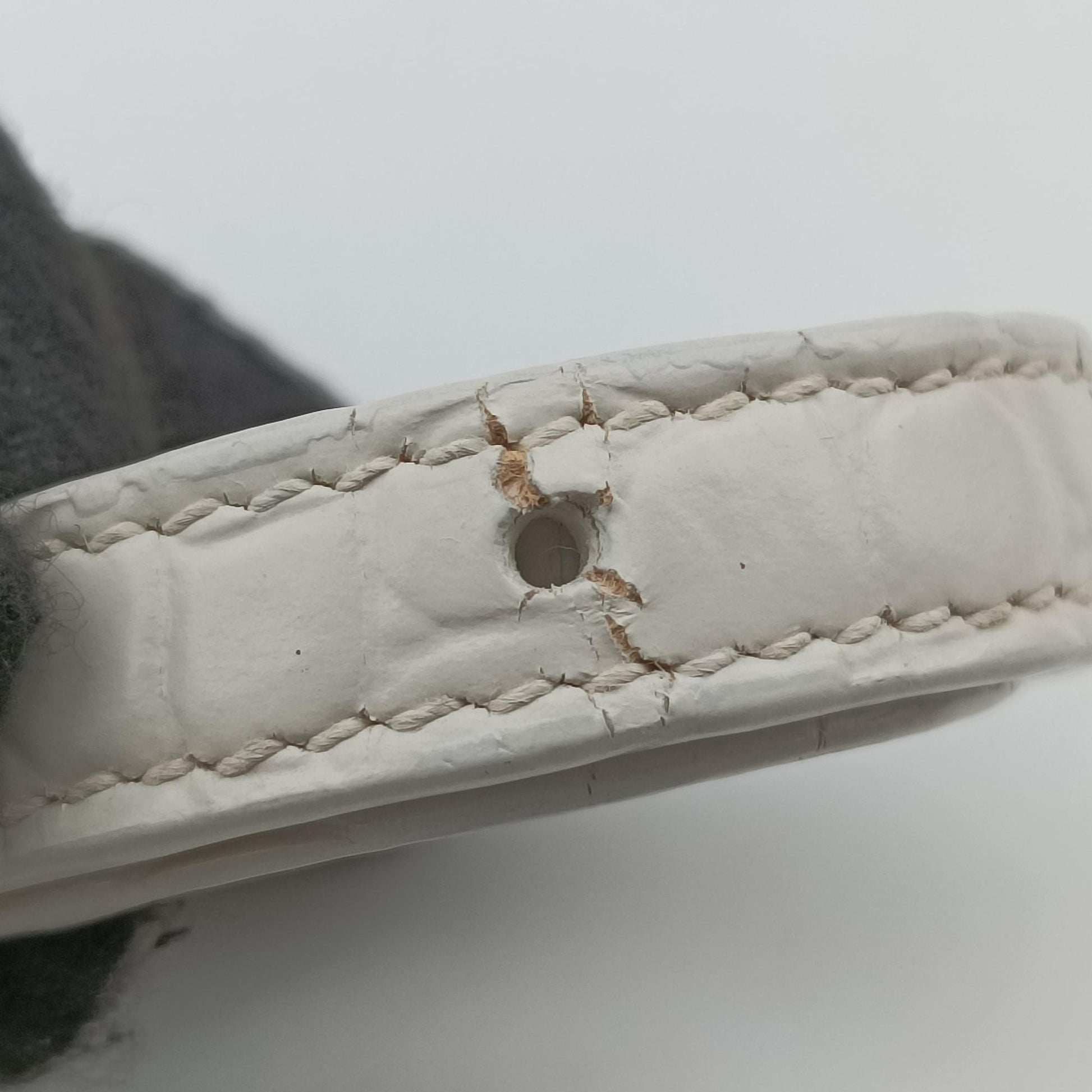 Hourglass mini White leather 592833.9016.R.493075アワーグラス ミニ ホワイト レザー 592833.9016.R.493075