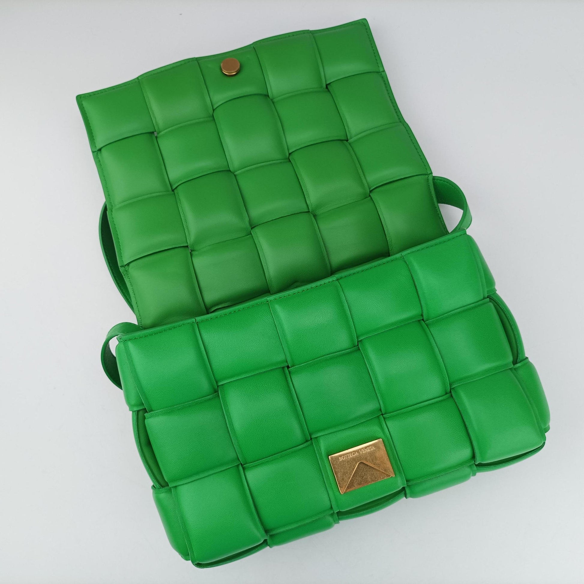 Padded Cassette Green lambskin B09349835Zパデッド カセット グリーン ラムスキン B09349835Z