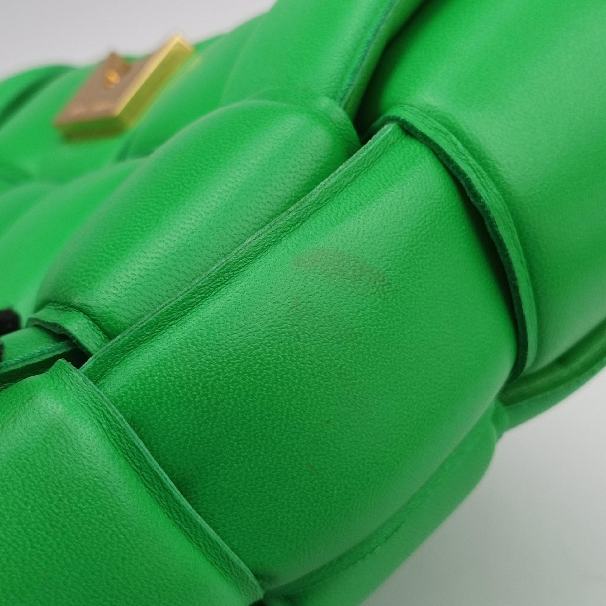 Padded Cassette Green lambskin B09349835Zパデッド カセット グリーン ラムスキン B09349835Z