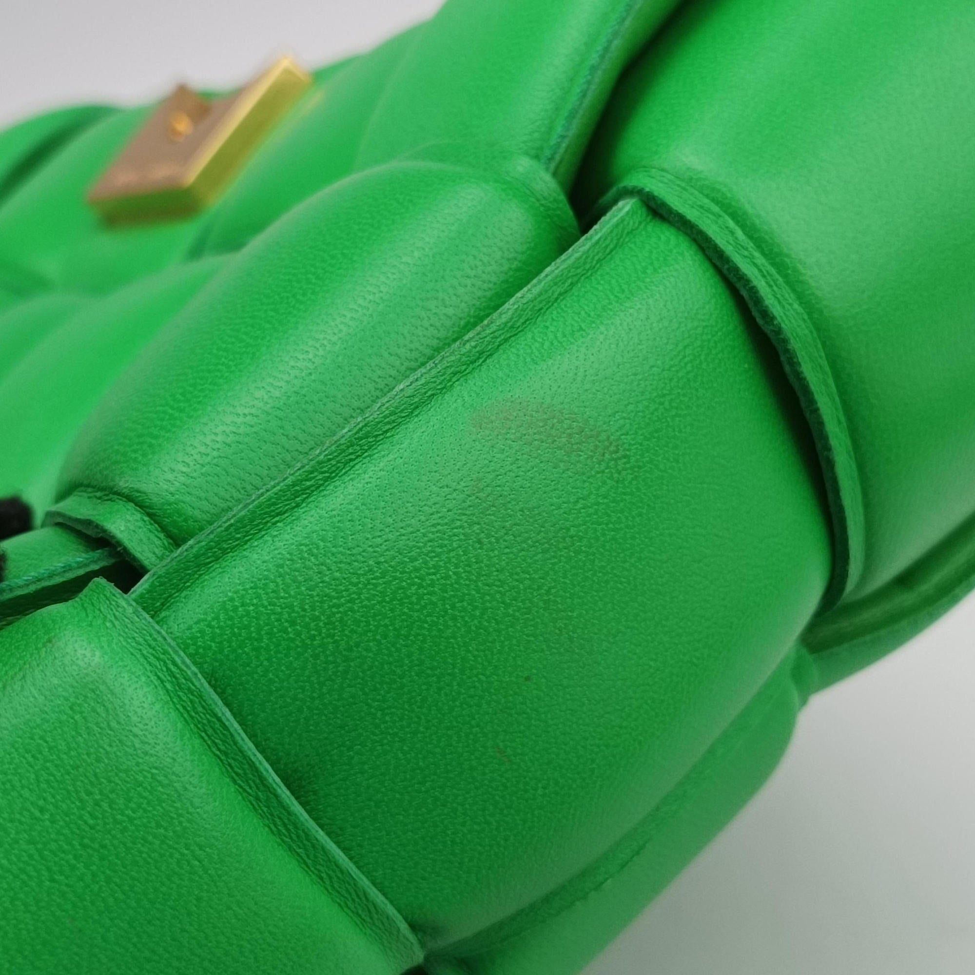 Padded Cassette Green lambskin B09349835Zパデッド カセット グリーン ラムスキン B09349835Z