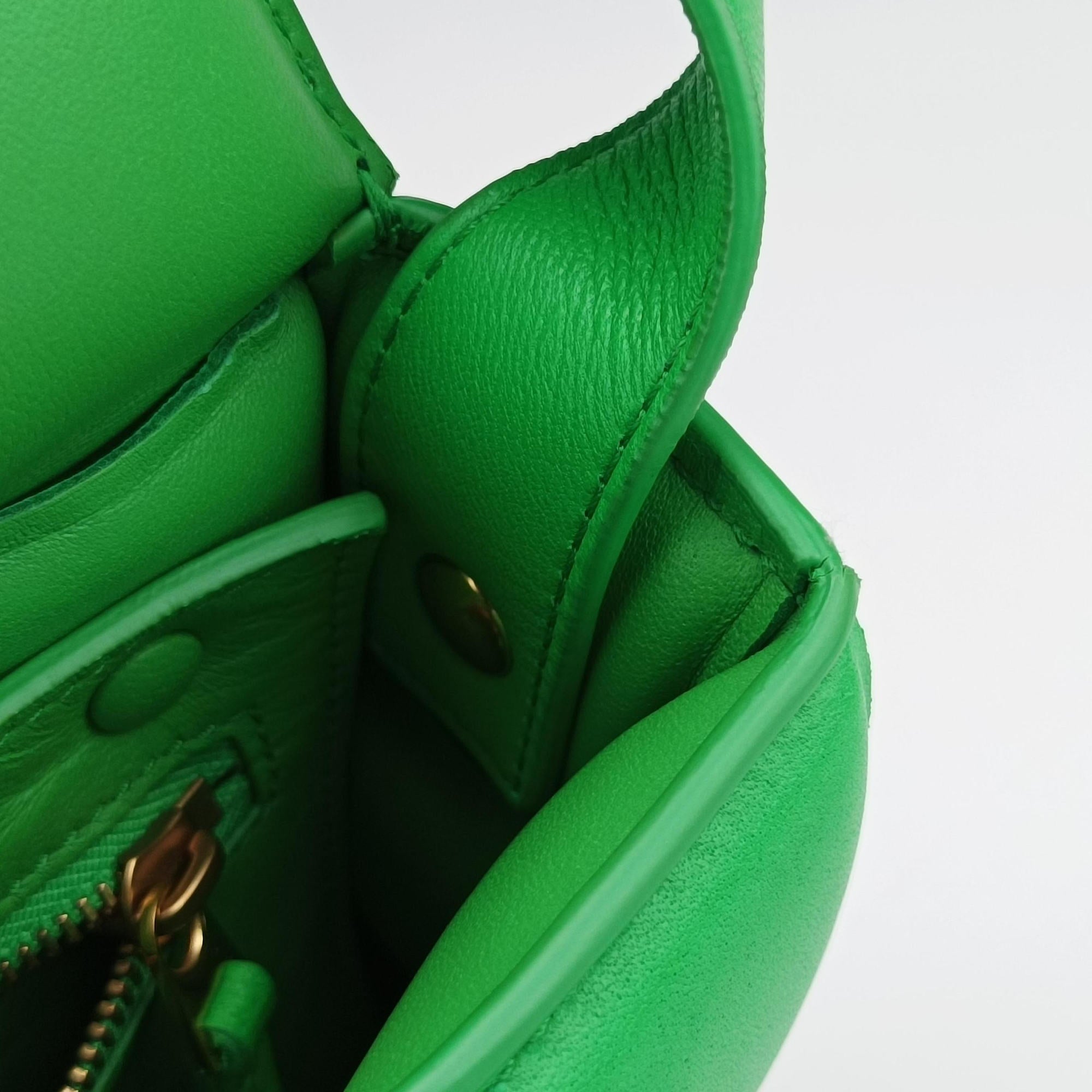 Padded Cassette Green lambskin B09349835Zパデッド カセット グリーン ラムスキン B09349835Z