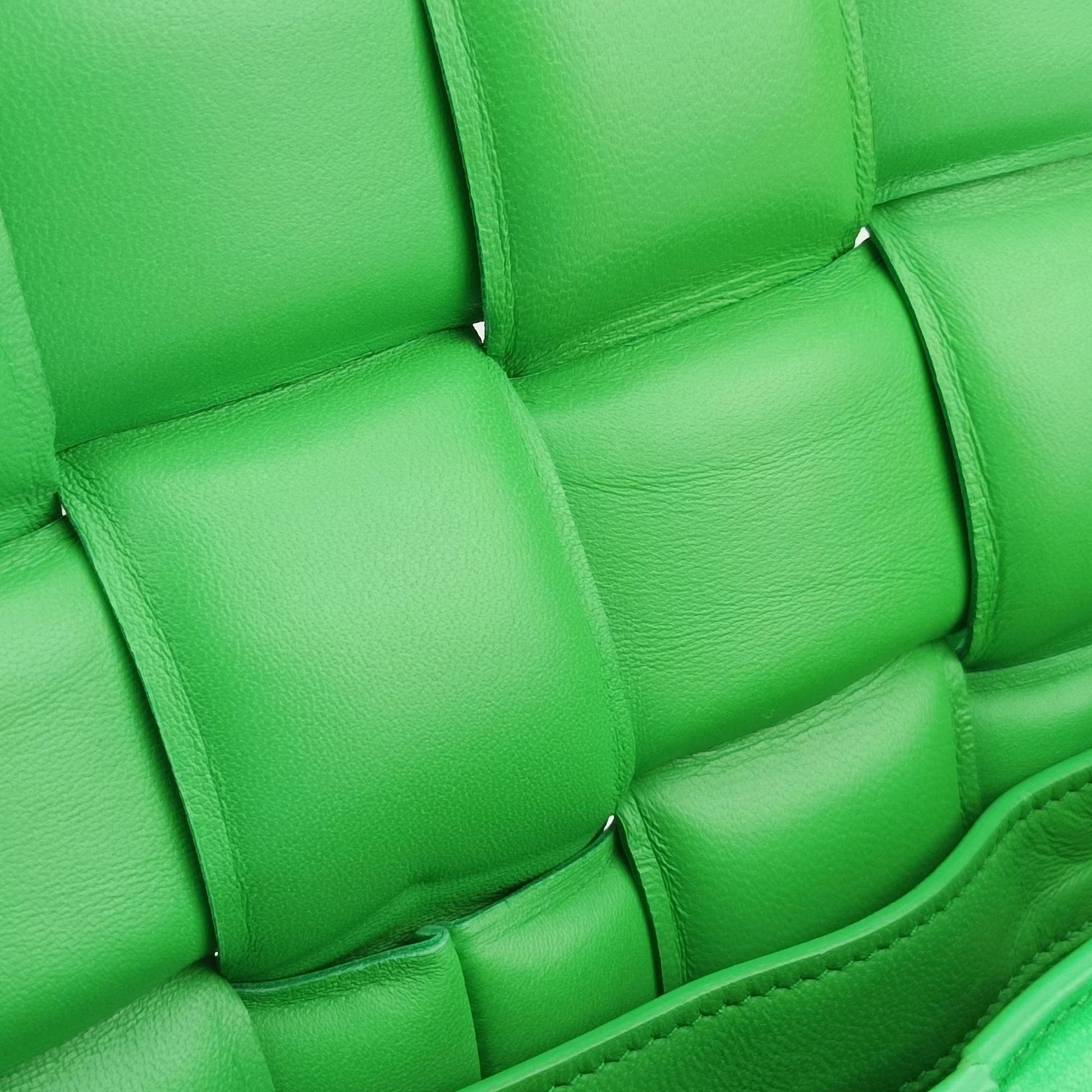 Padded Cassette Green lambskin B09349835Zパデッド カセット グリーン ラムスキン B09349835Z