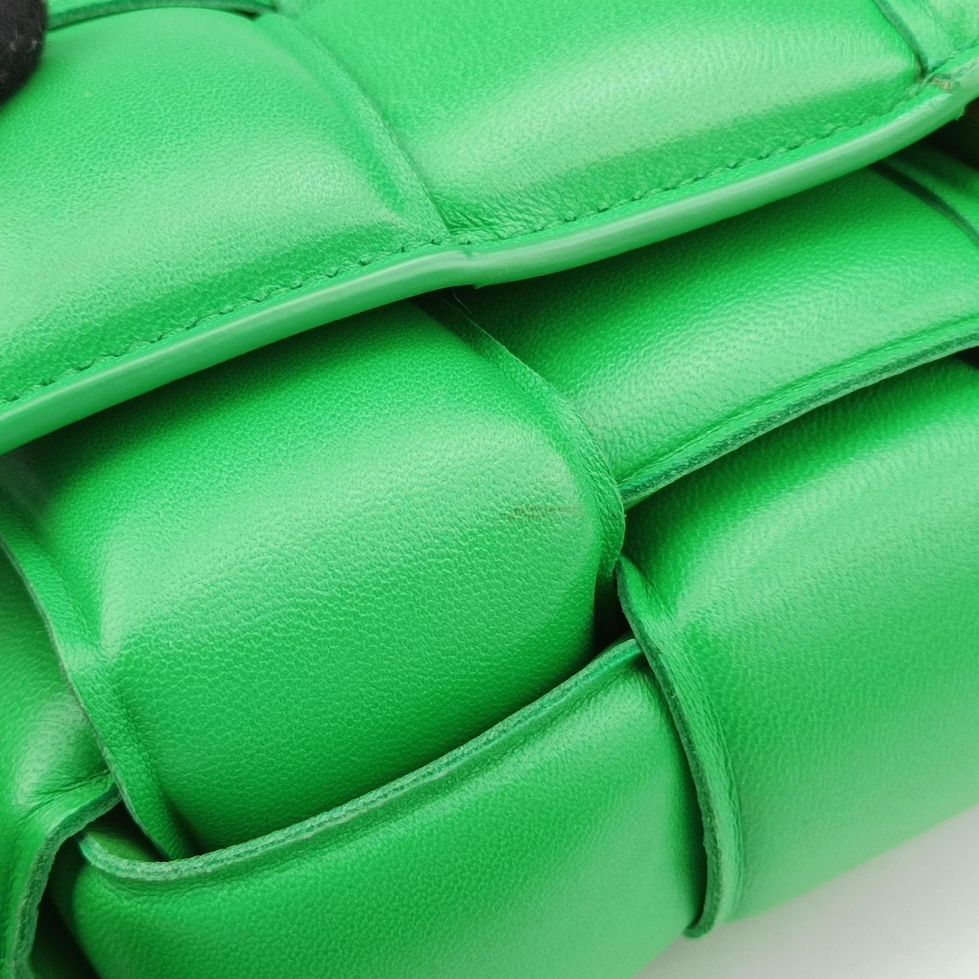 Padded Cassette Green lambskin B09349835Zパデッド カセット グリーン ラムスキン B09349835Z