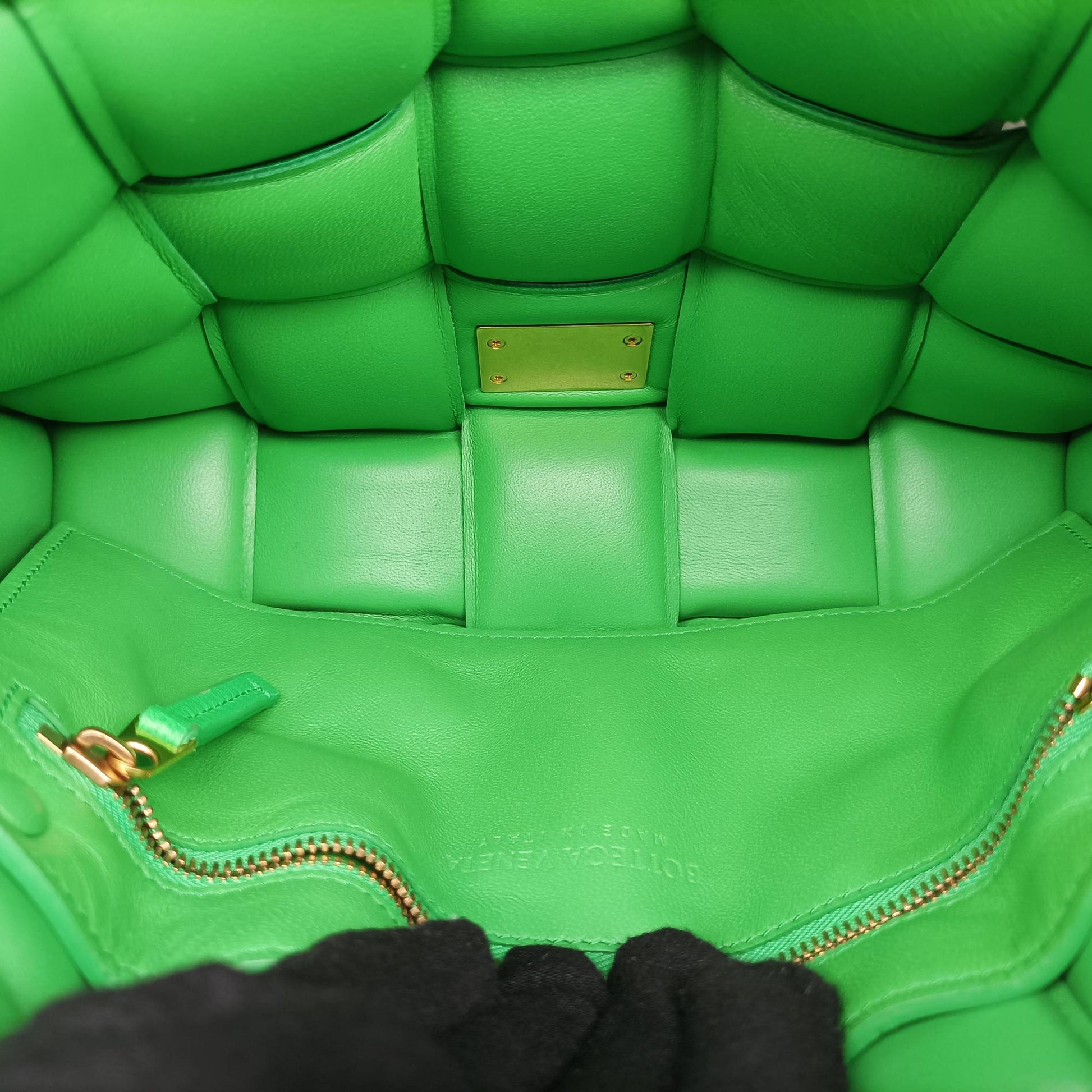 Padded Cassette Green lambskin B09349835Zパデッド カセット グリーン ラムスキン B09349835Z