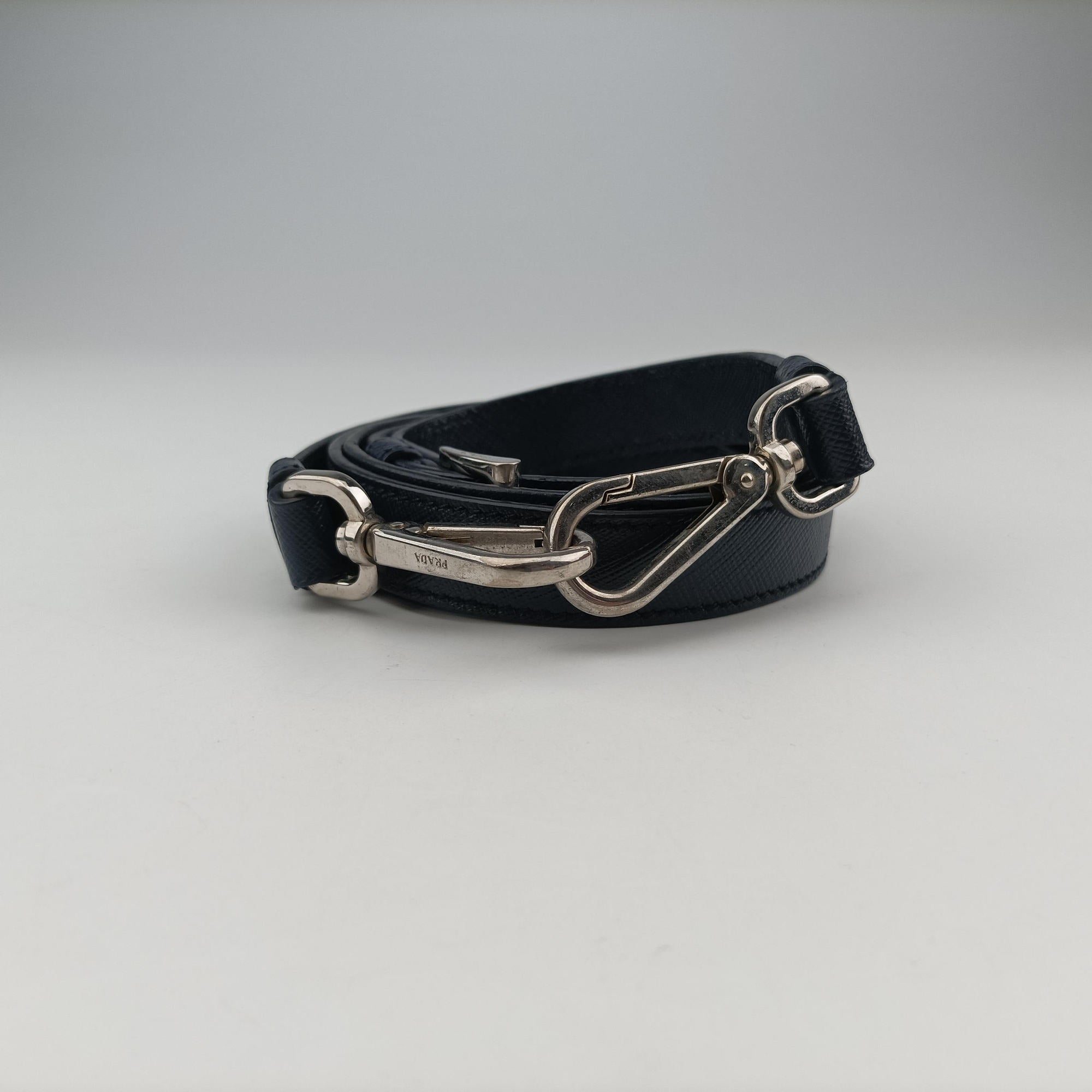 Triangle Logo Plate Navy Saffiano Leather 58/F 204三角 ロゴ プレート ネイビー サフィアーノレザー 58/F 204