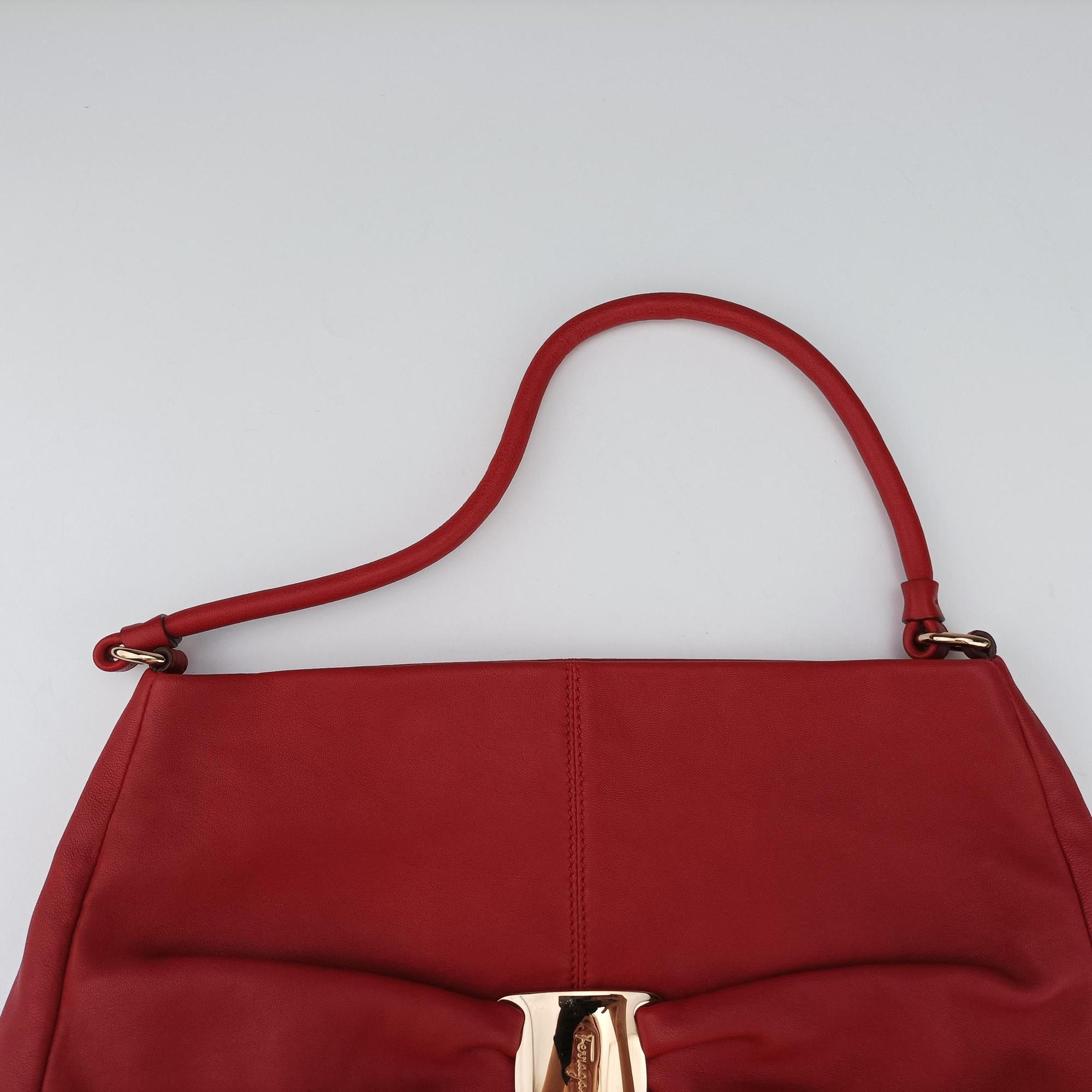 Vara Ribbon Red calfskin AU-21/C337ヴァラ ライン レッド カーフレザー AU-21/C337