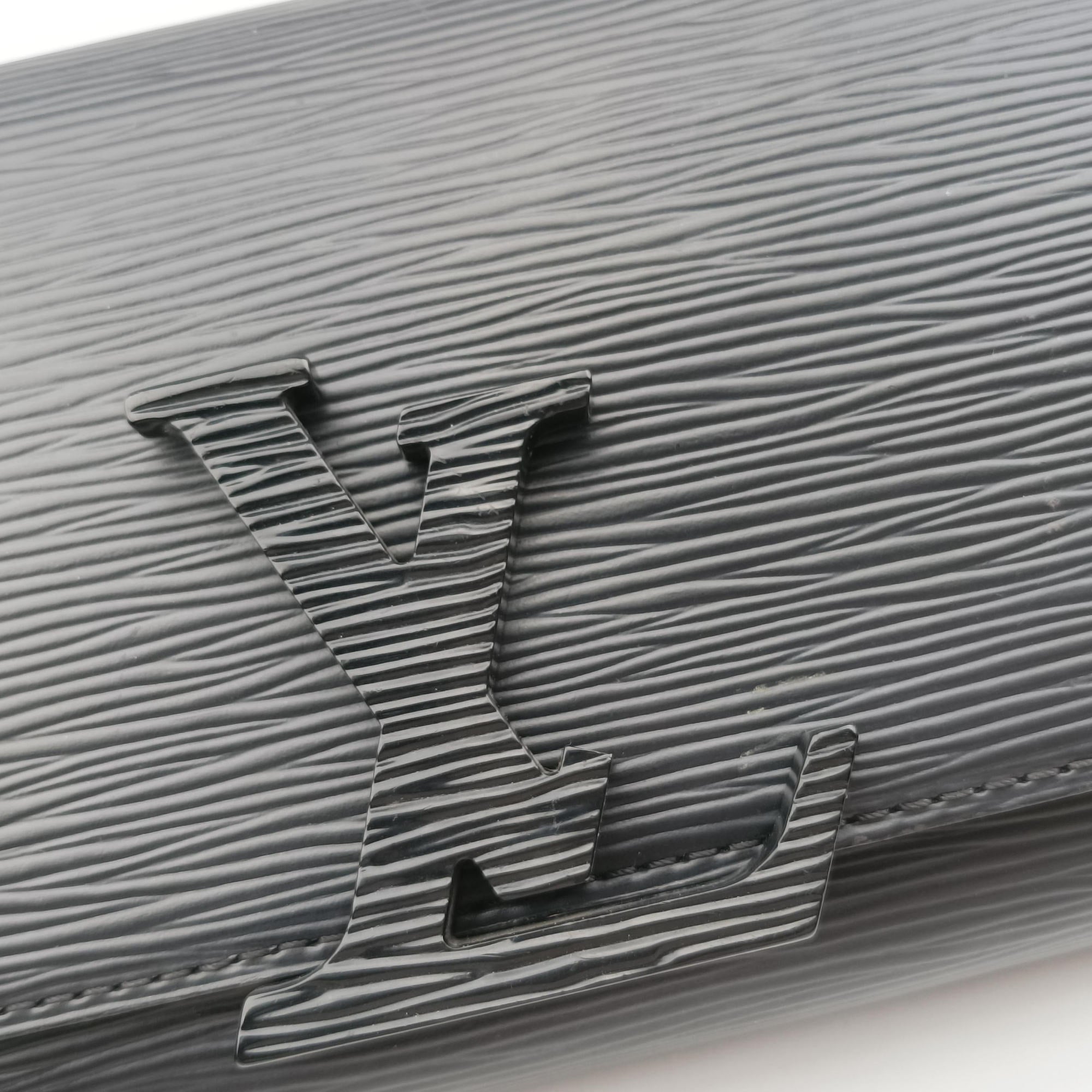 Pochette Louise PM Noir Epi M41275 SR4154ポシェットルイーズPM ノワール エピ M41275 SR4154