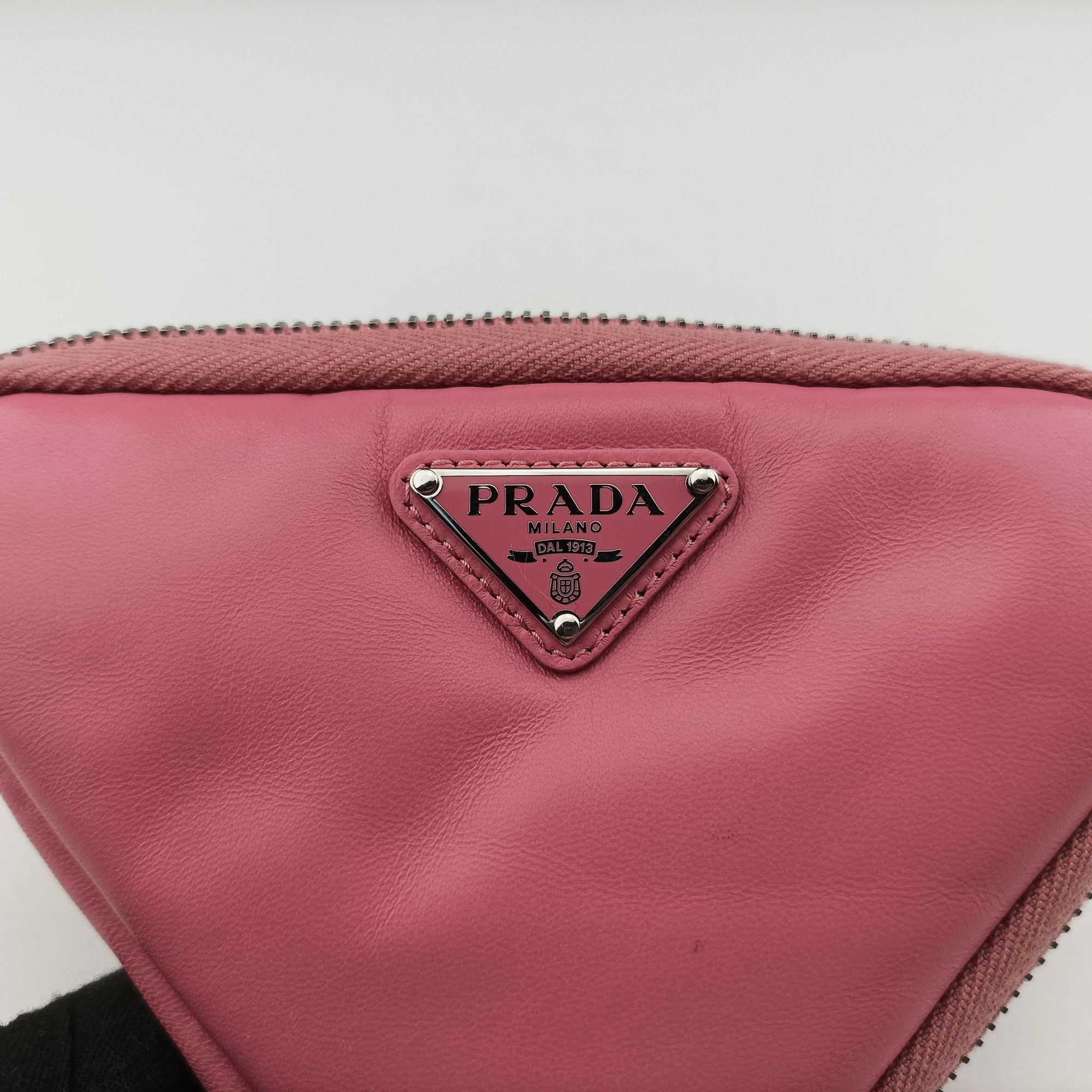 Triangle mini Pink Leather 1NR015 62トライアングル ミニ ピンク レザー 1NR015 62