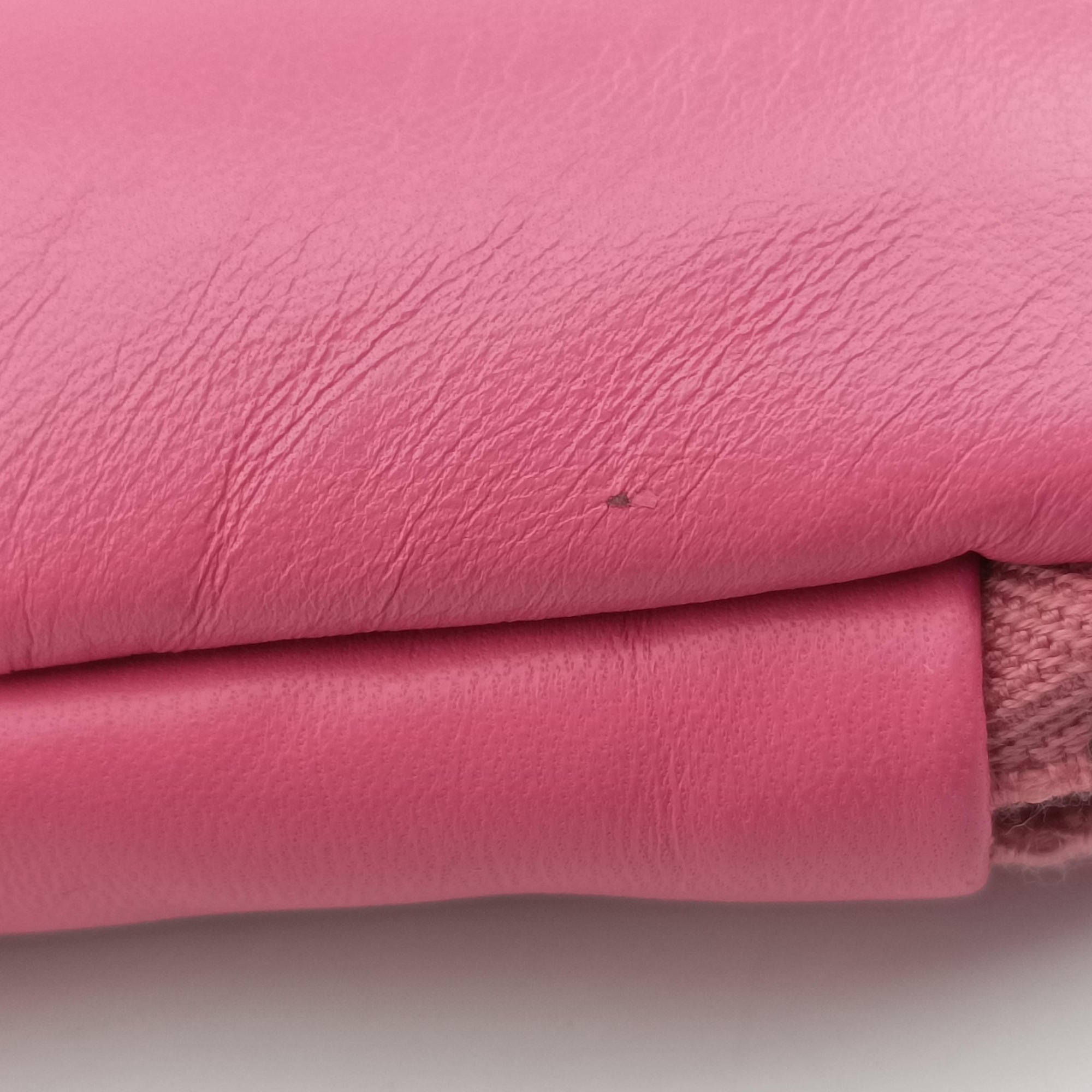 Triangle mini Pink Leather 1NR015 62トライアングル ミニ ピンク レザー 1NR015 62