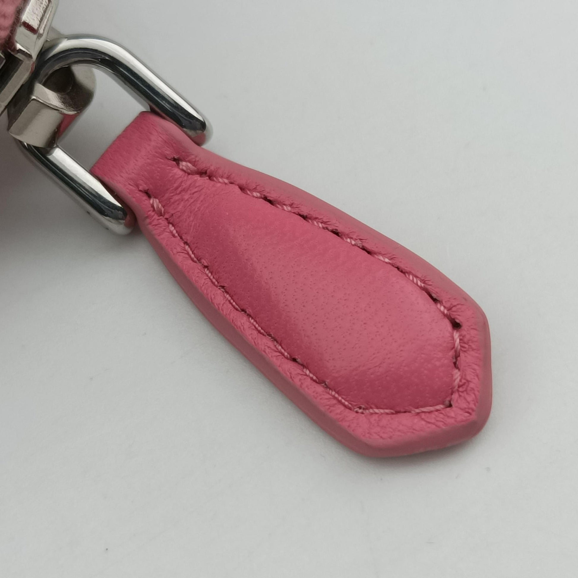 Triangle mini Pink Leather 1NR015 62トライアングル ミニ ピンク レザー 1NR015 62