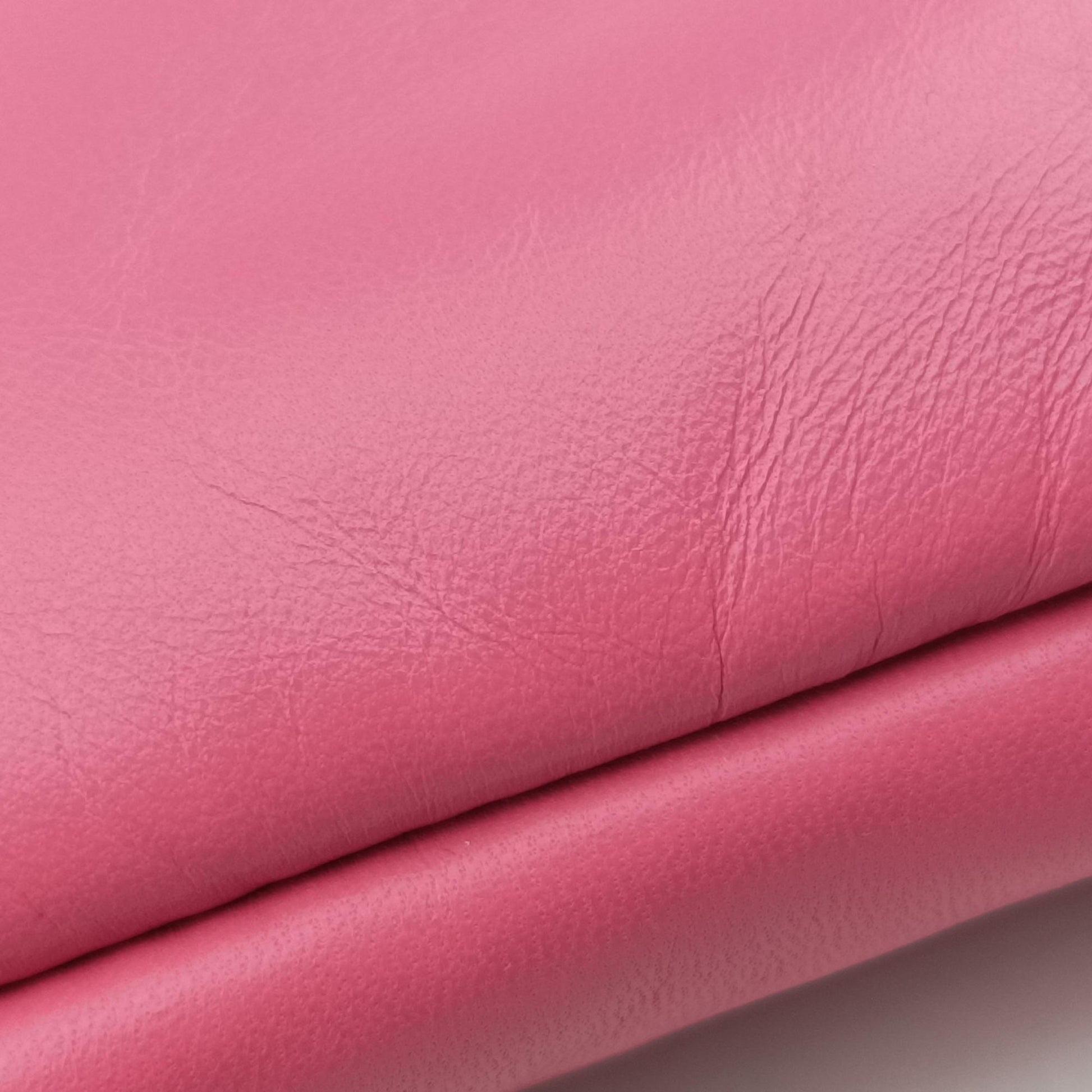 Triangle mini Pink Leather 1NR015 62トライアングル ミニ ピンク レザー 1NR015 62