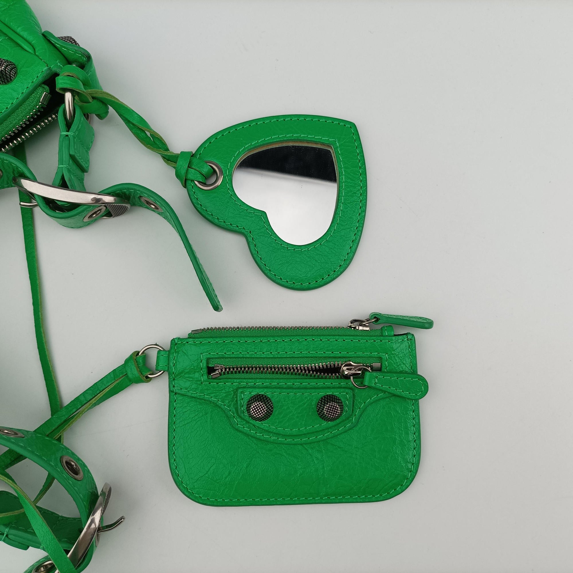 Le Cagole Green lambskin 671309.3809.R.535269ルカゴール グリーン ラムスキン 671309.3809.R.535269