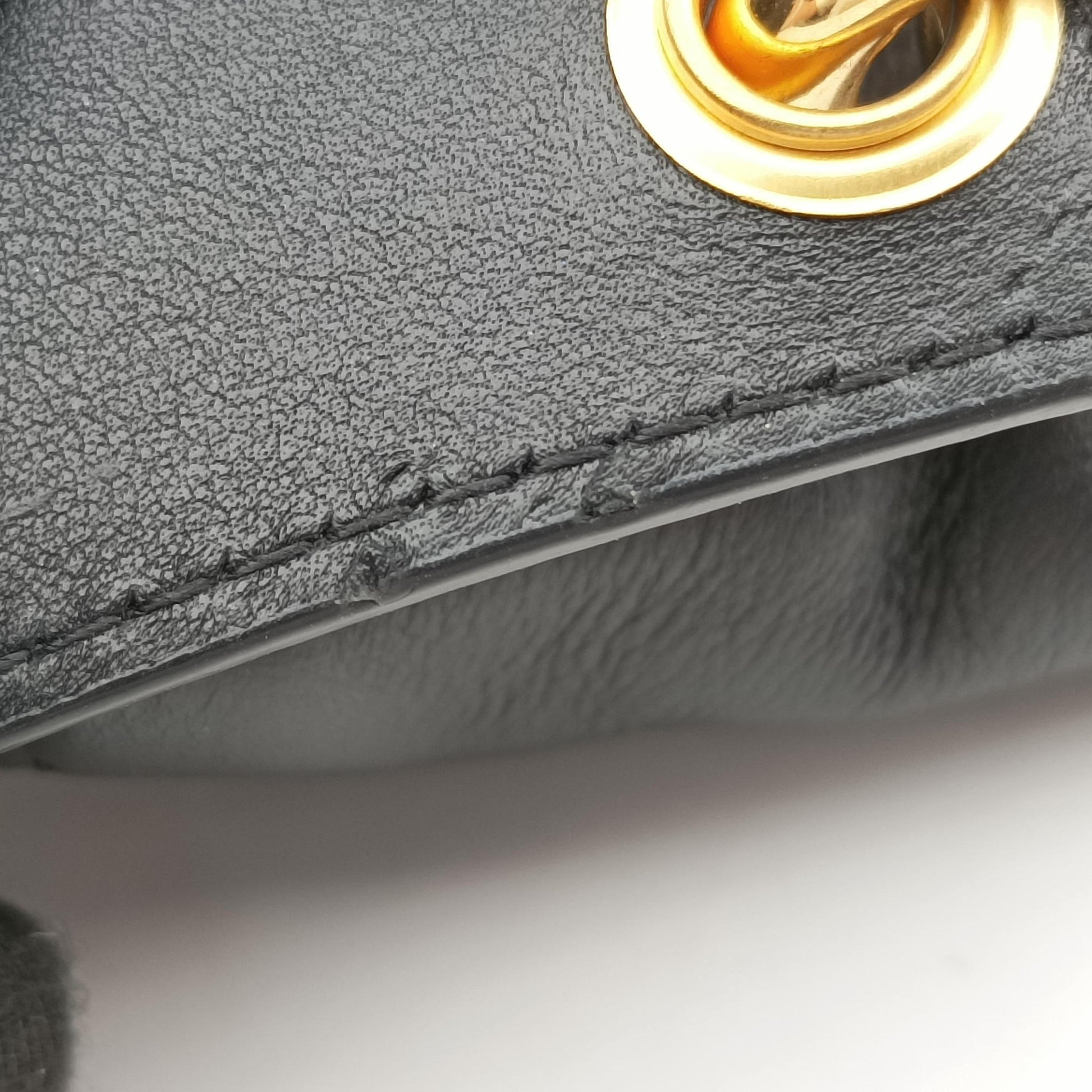 The Chain Pouch Black Lambskin P01497330Uザ チェーンポーチ ブラック ラムスキン P01497330U
