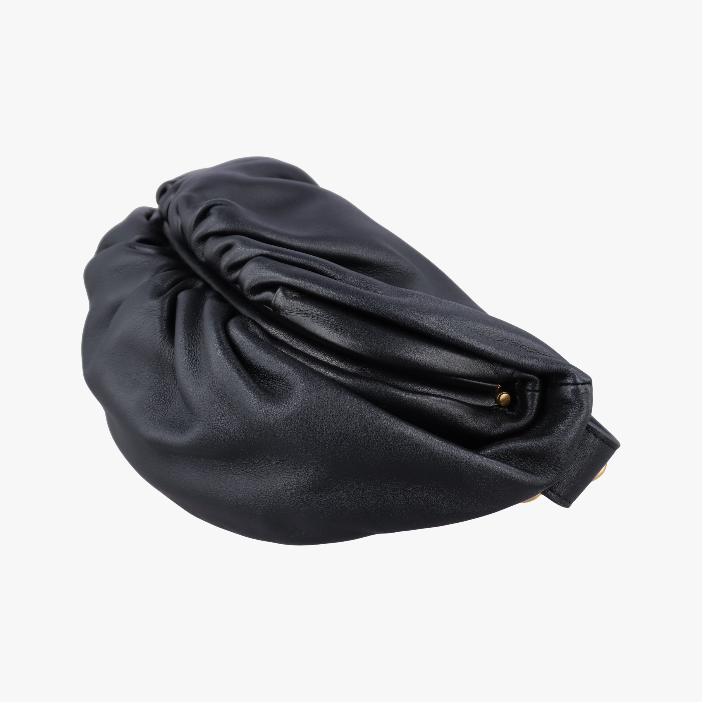 The Chain Pouch Black Lambskin P01497330Uザ チェーンポーチ ブラック ラムスキン P01497330U