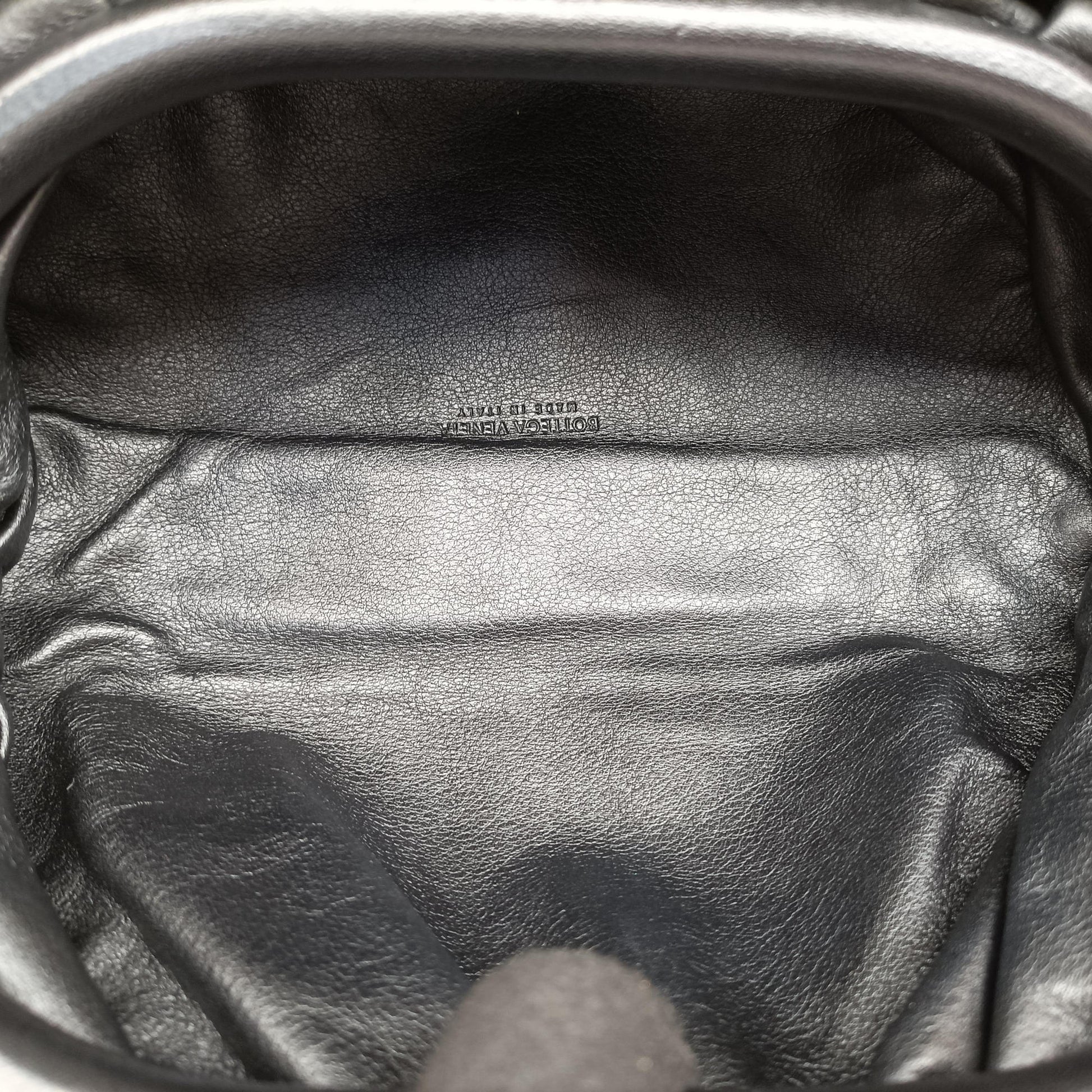 The Chain Pouch Black Lambskin P01497330Uザ チェーンポーチ ブラック ラムスキン P01497330U