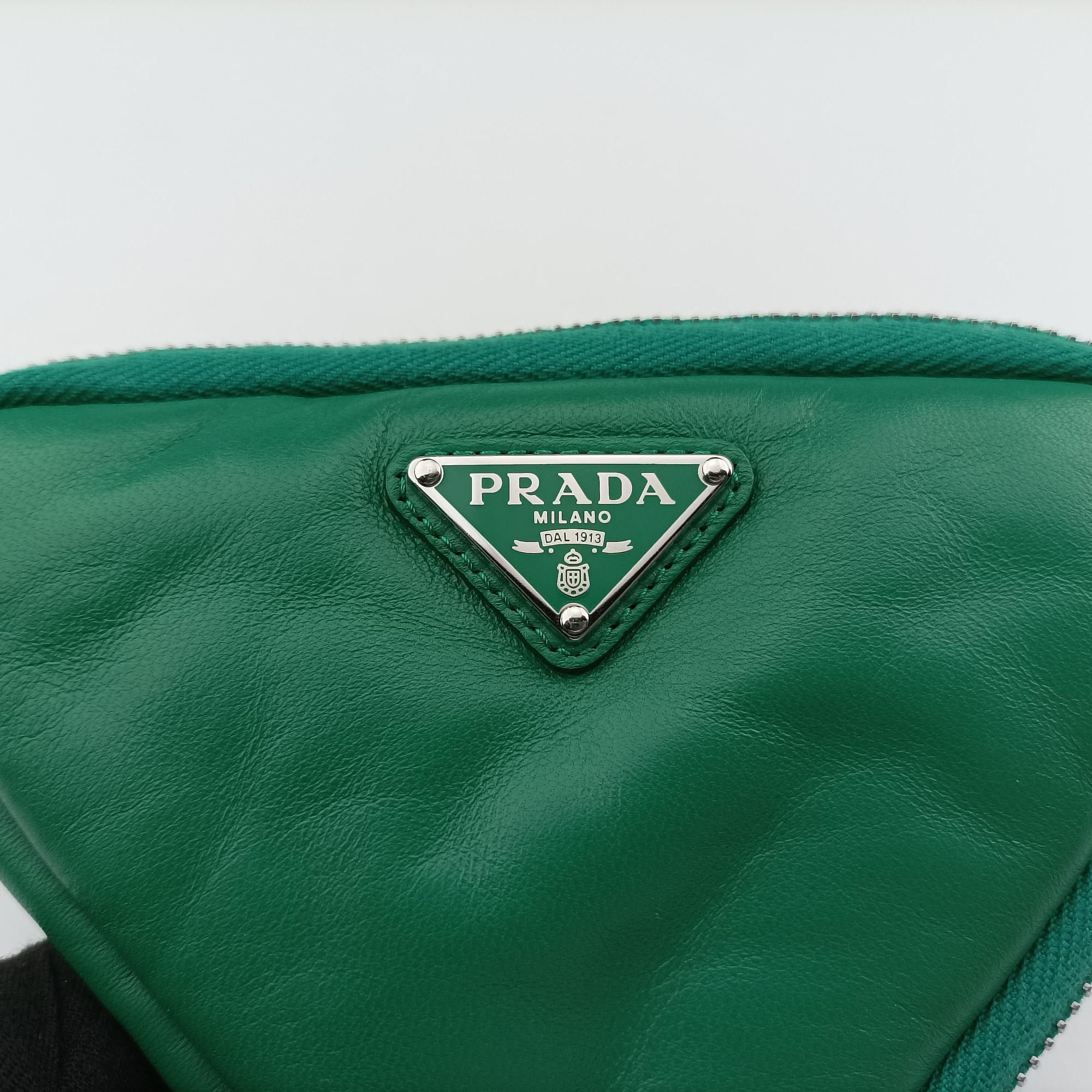 triangle mini Green Leather 1NR015 62トライアングル ミニ グリーン レザー 1NR015 62