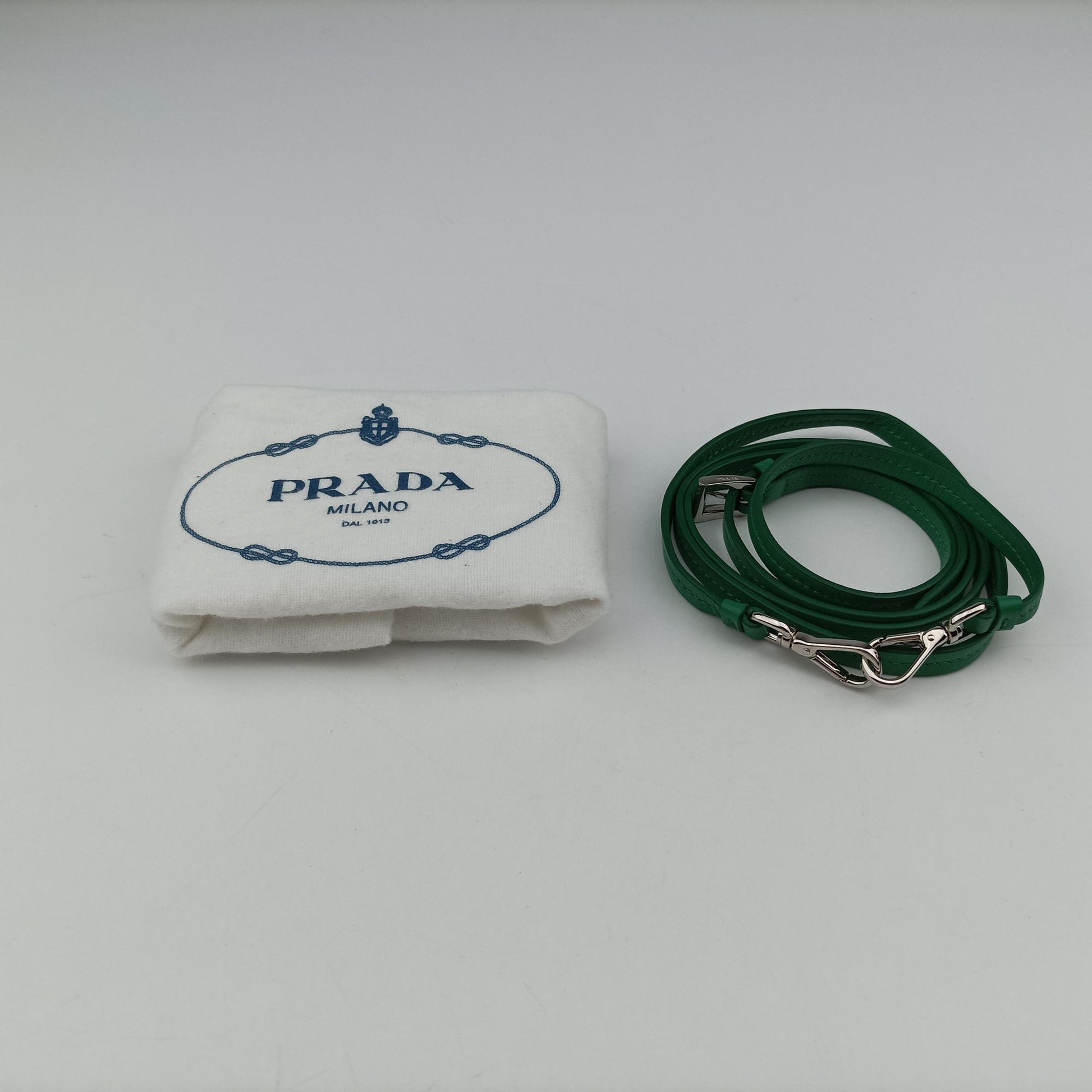 triangle mini Green Leather 1NR015 62トライアングル ミニ グリーン レザー 1NR015 62