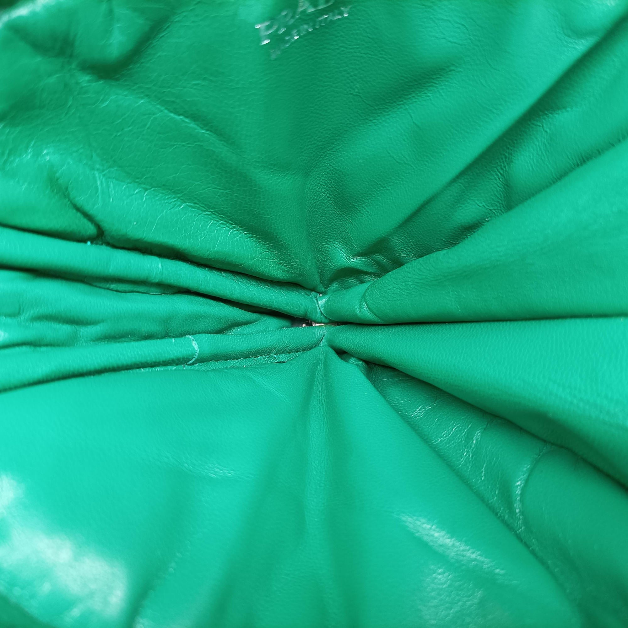triangle mini Green Leather 1NR015 62トライアングル ミニ グリーン レザー 1NR015 62