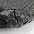 Intrecciato Black lambskin B00189898Zイントレチャート ブラック ラムスキン B00189898Z