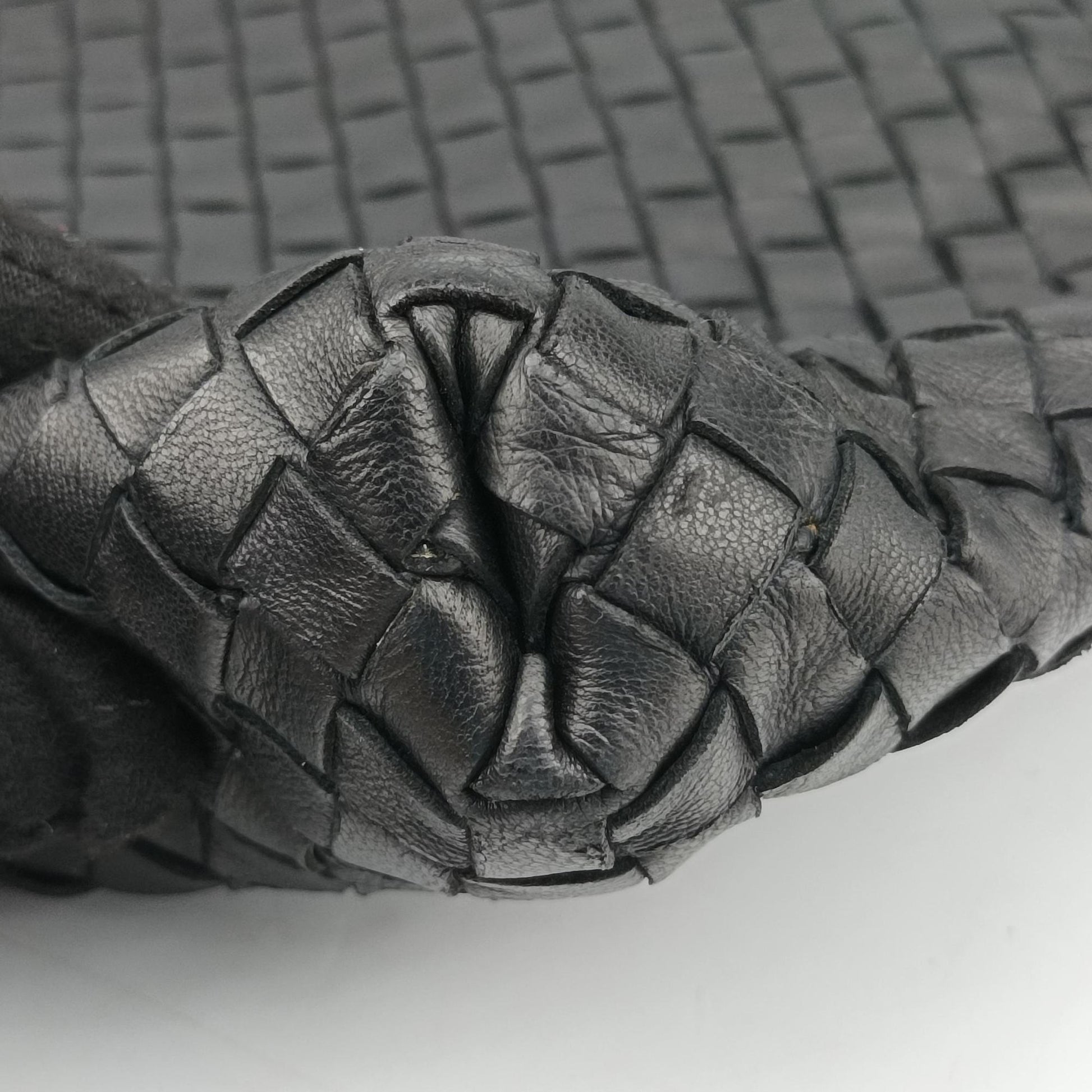 Intrecciato Black lambskin B00189898Zイントレチャート ブラック ラムスキン B00189898Z