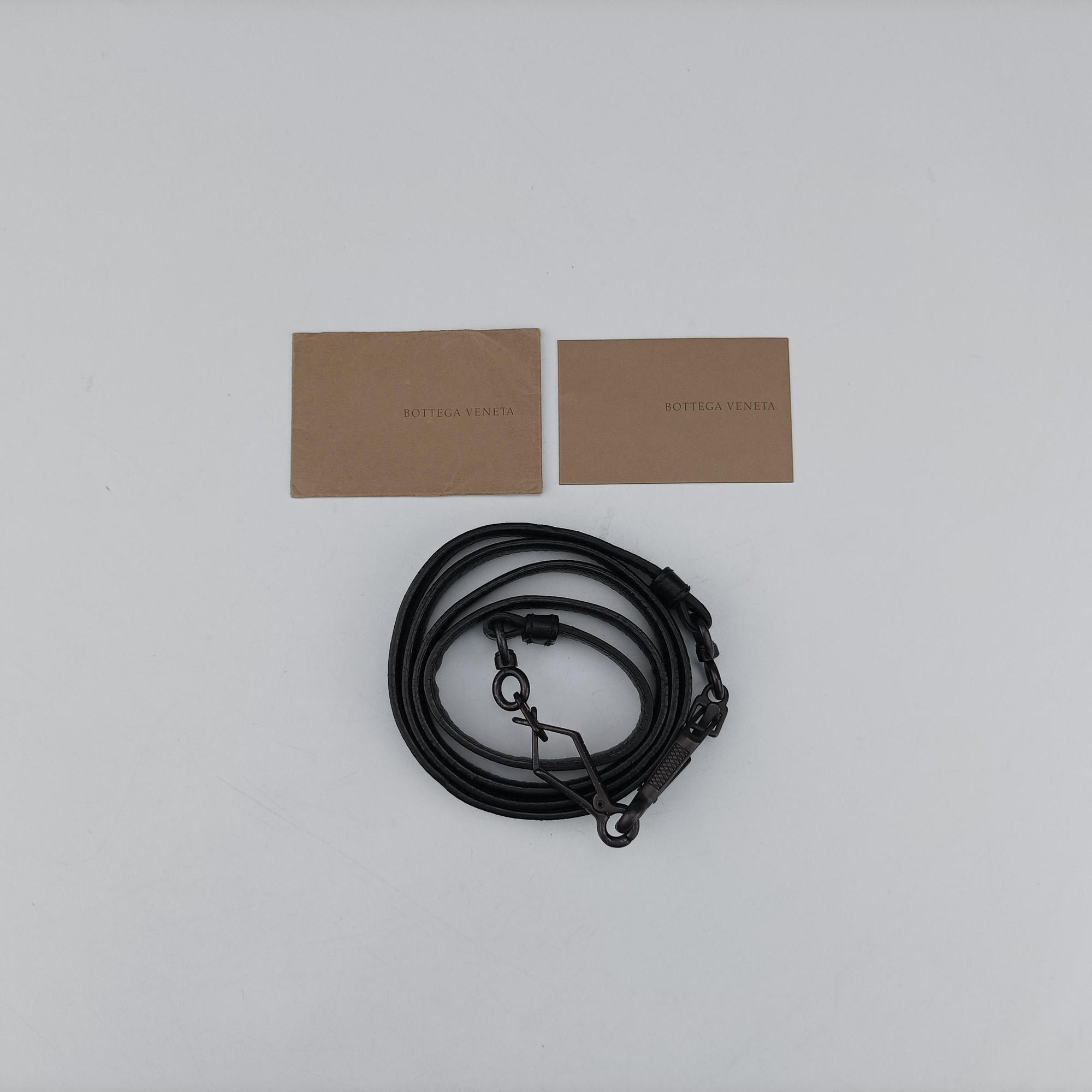Intrecciato Black lambskin B00189898Zイントレチャート ブラック ラムスキン B00189898Z