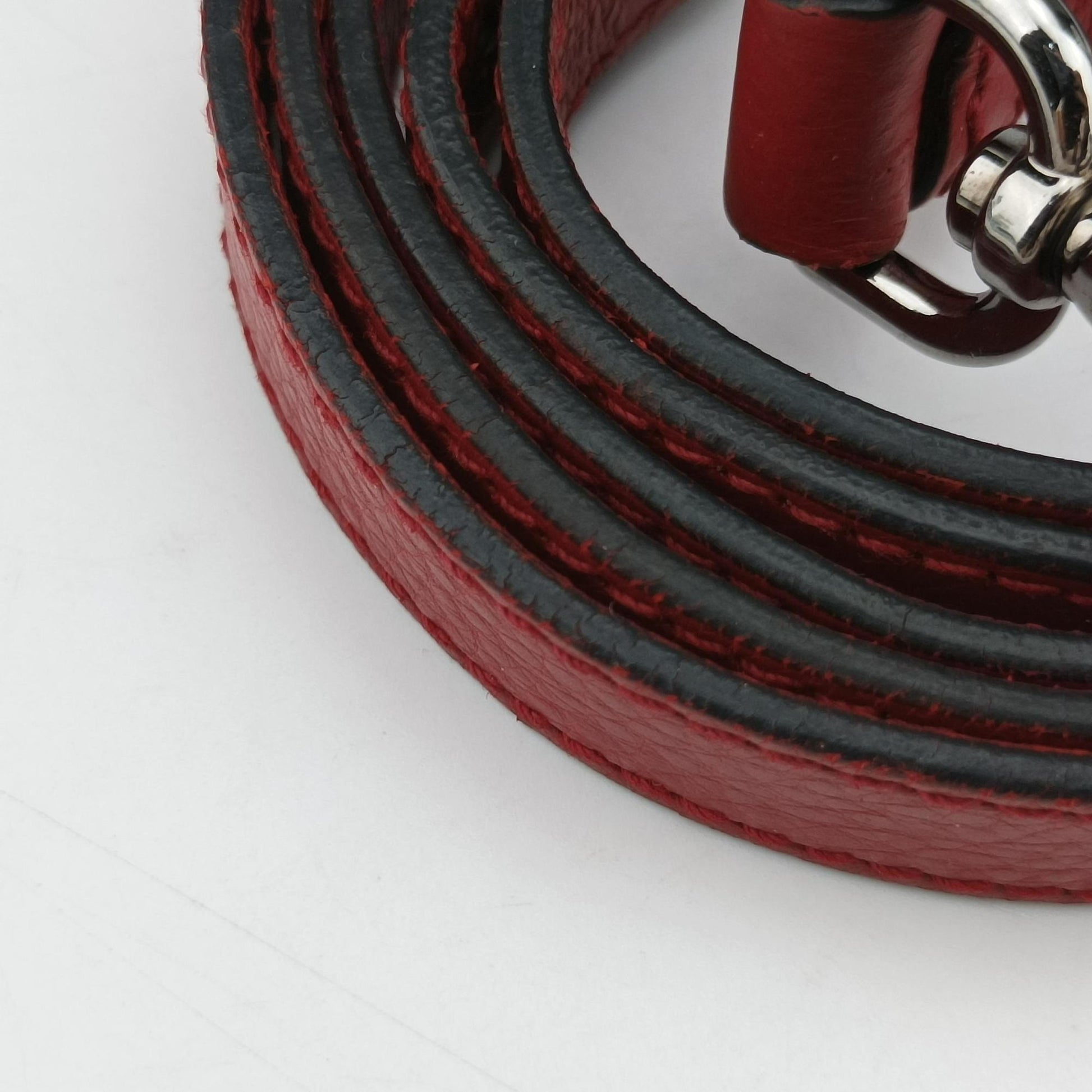 Twin Pocket Winged Tote Red Leather BN2619 110ツイン ポケット ウィング トート レッド レザー BN2619 110