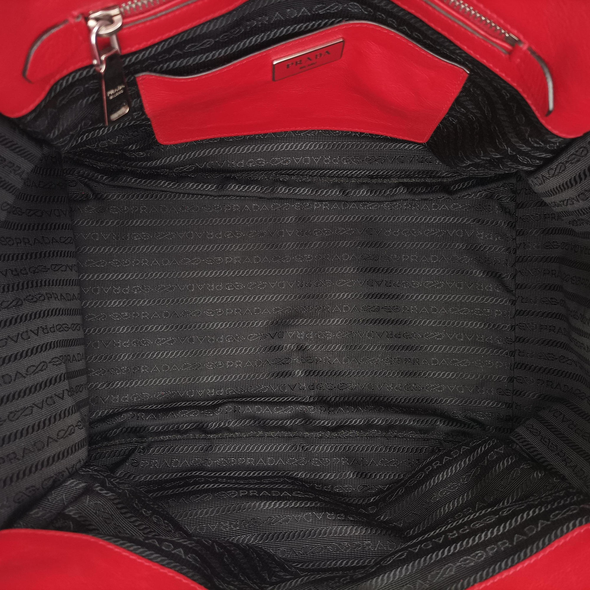 Twin Pocket Winged Tote Red Leather BN2619 110ツイン ポケット ウィング トート レッド レザー BN2619 110