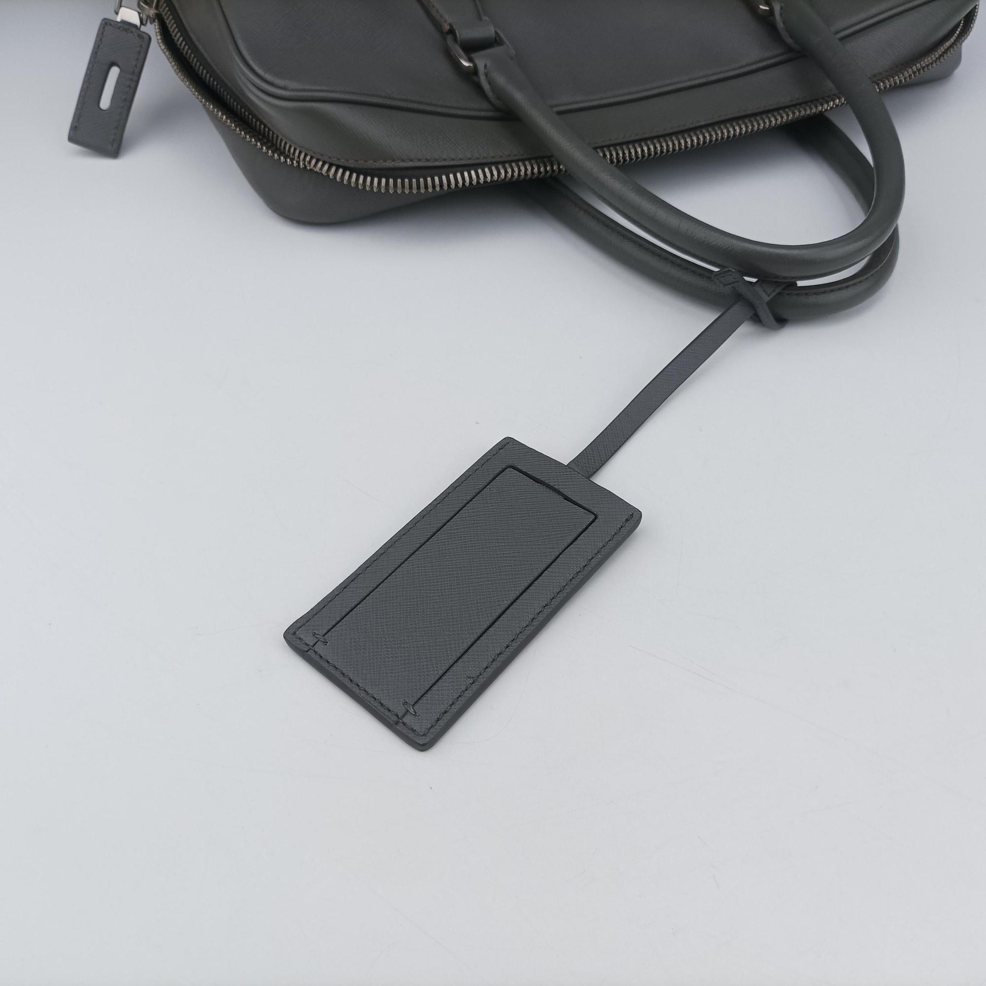Briefcase Grey SAFFIANO Leather VS305M 58/N 173ブリーフケース グレー サフィアーノレザー VS305M 58/N 173