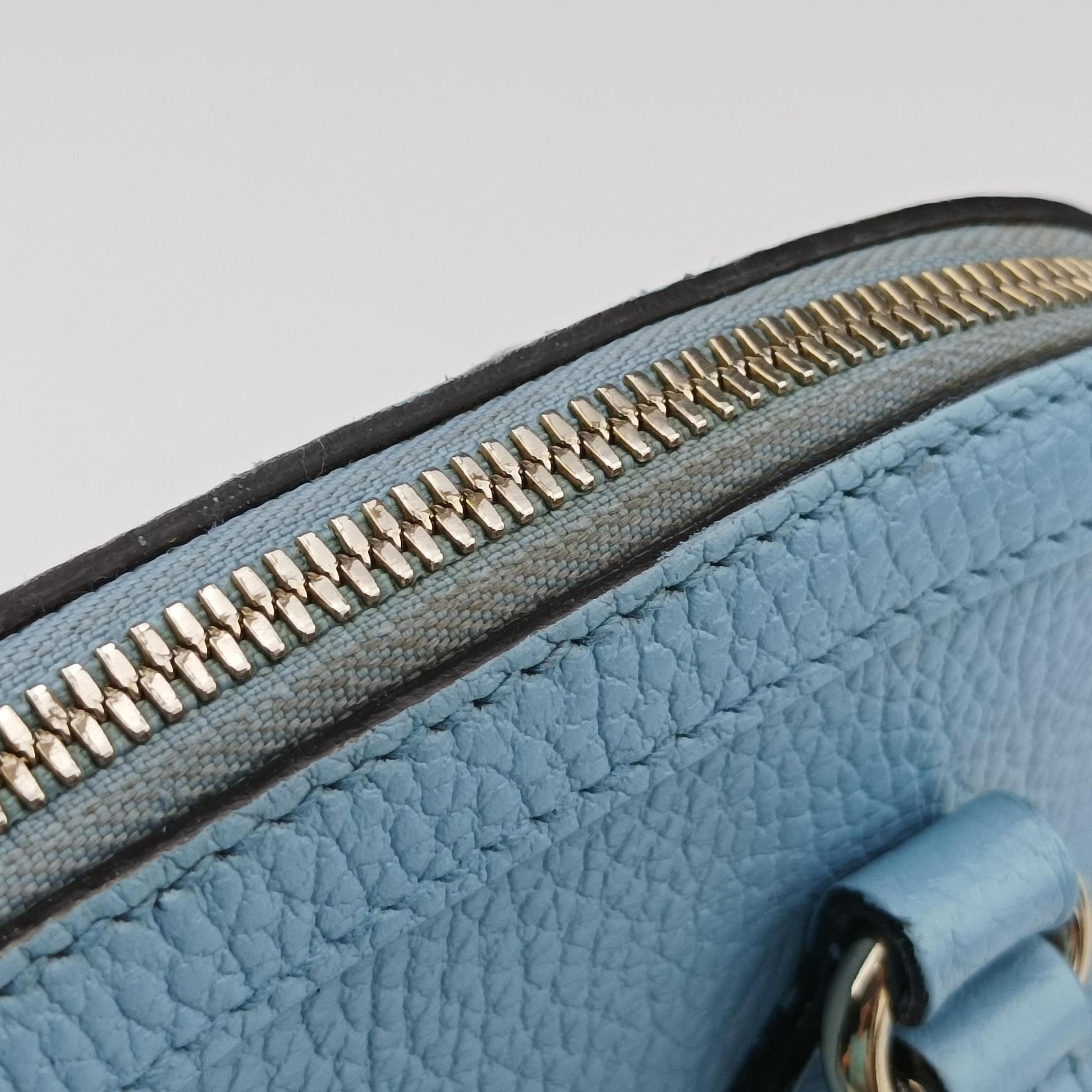 Interlocking G charm Dome Blue Leather 449661 Lot number unknownインターロッキングG チャーム ドーム ブルー レザー 449661 製番不明
