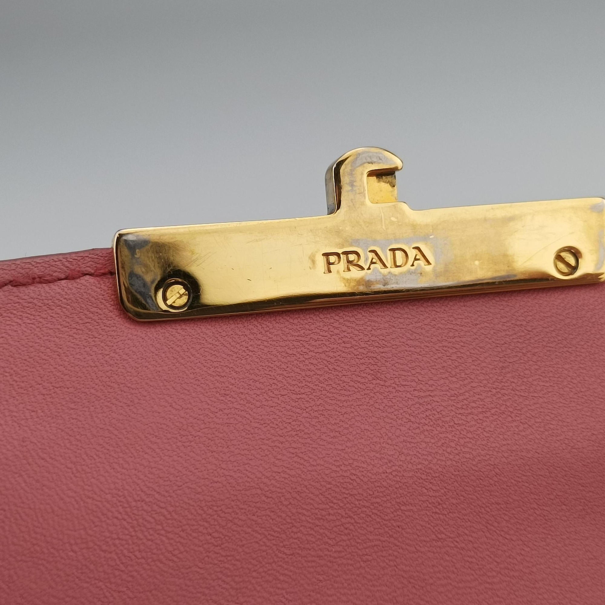 lock Fuoco Sound Top Handle Pink orange SAFFIANO Leather BT0963 31/Eロック フオコ サウンドトップハンドル ピンクオレンジ サフィアーノレザー BT0963 31/E