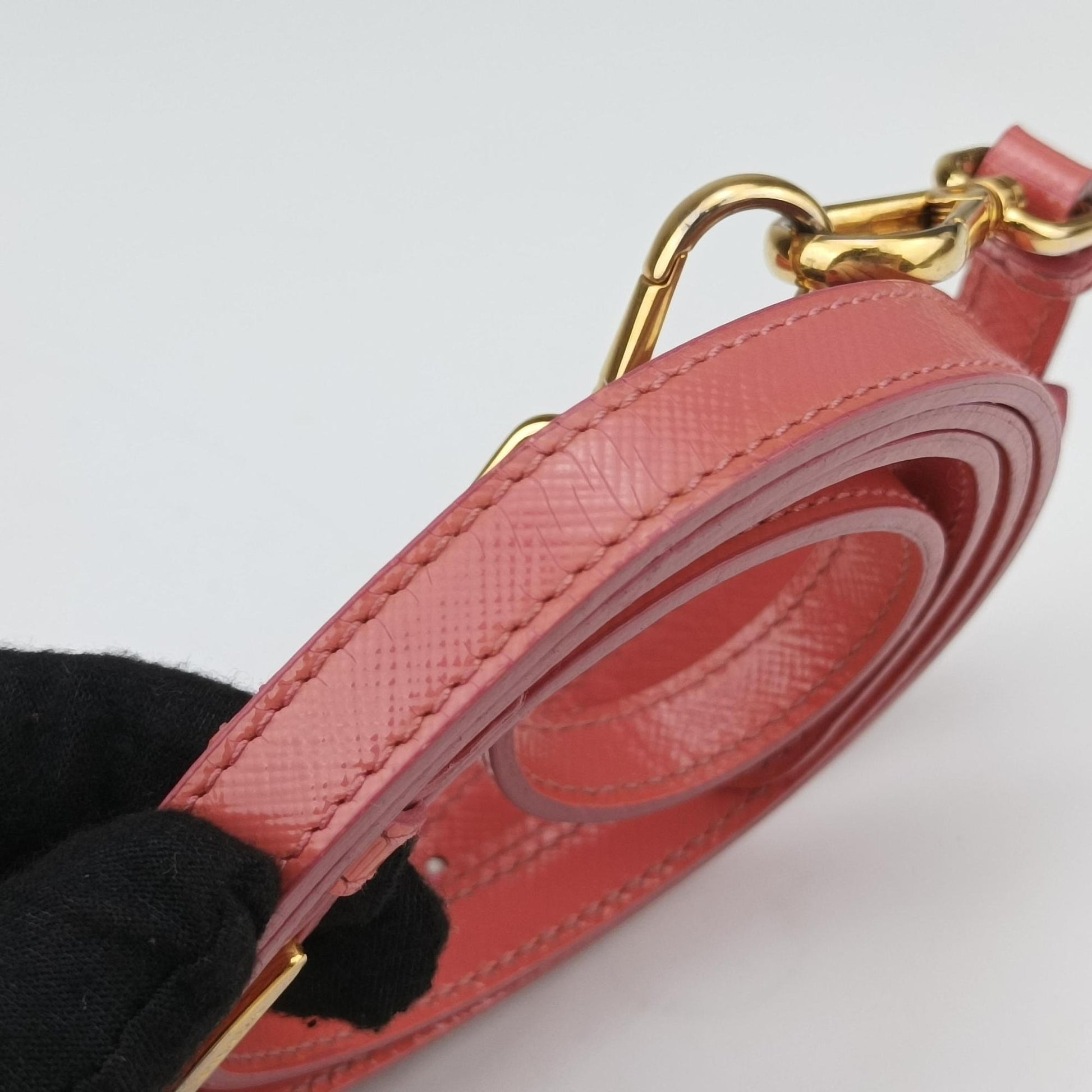 lock Fuoco Sound Top Handle Pink orange SAFFIANO Leather BT0963 31/Eロック フオコ サウンドトップハンドル ピンクオレンジ サフィアーノレザー BT0963 31/E